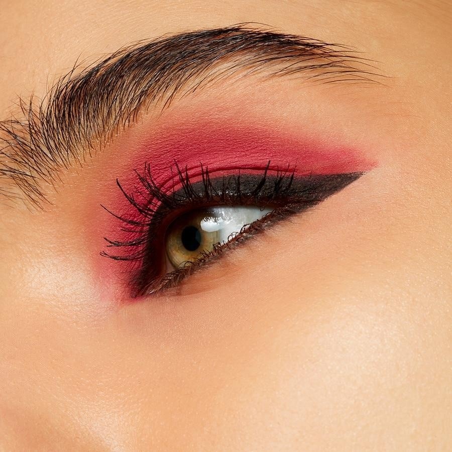 Senčilo za oči MAC Eyeshadow Powder Kiss Soft Matte - 1,5 g