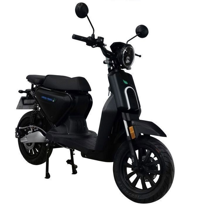 Patinete eléctrico EUROCKA C1 con batería de litio extraíble de 60 V y 20 Ah y autonomía de 40 km.