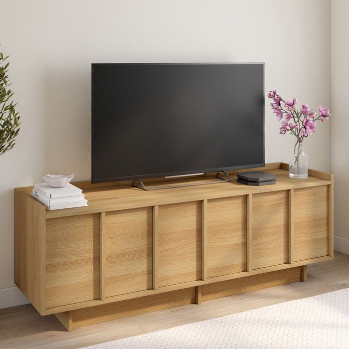 Mueble para TV IDMARKET ROSIE de 140 cm con 3 puertas, acabado en haya, diseño minimalista.