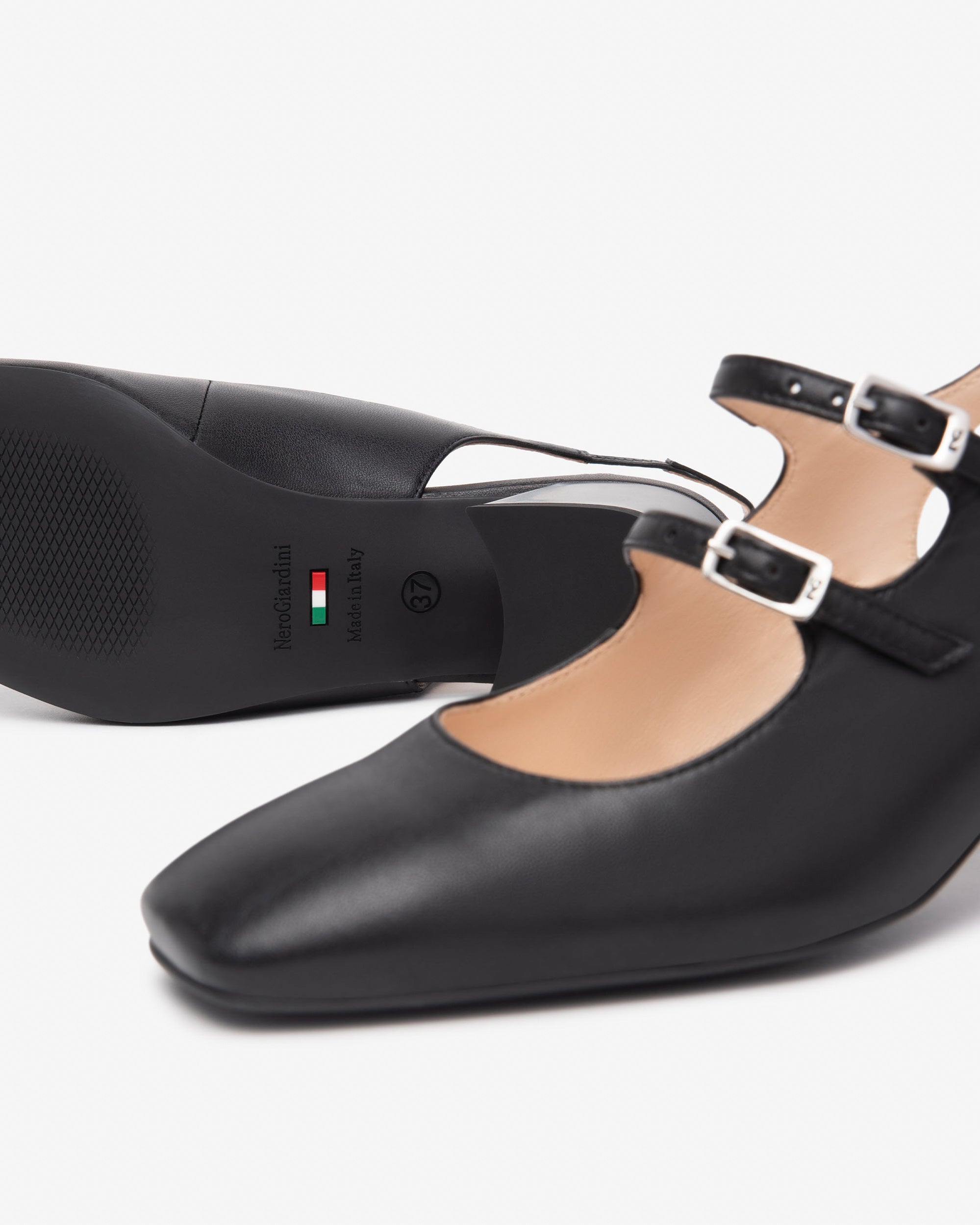  Damen-Pumps aus Leder