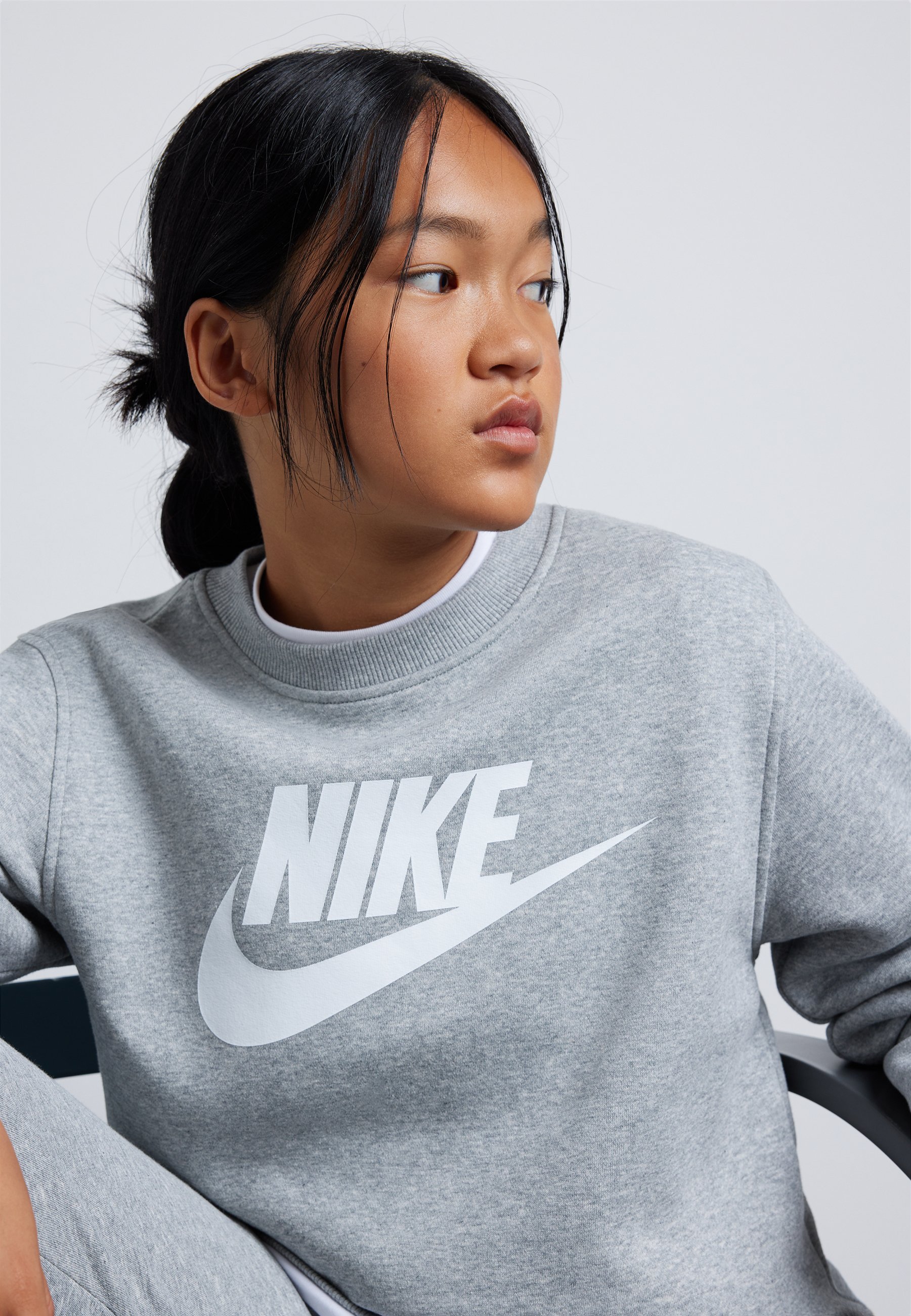Nike Sportswear CLUB CREW - Sweatshirt - donkergrijs gemêleerd/wit