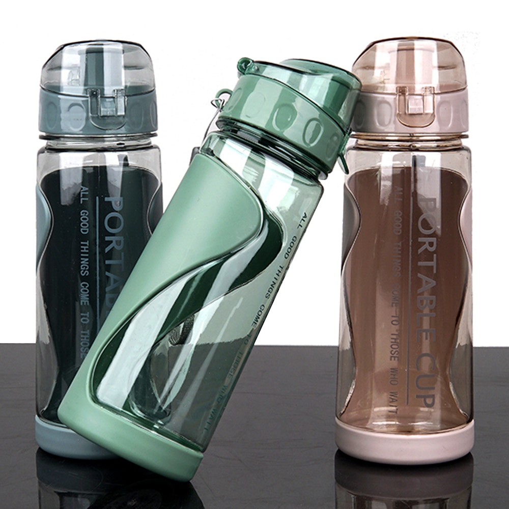 500-ml-Trinkflasche aus Kunststoff, BPA-frei, ideal für Outdoor-Sportarten, als Trinkbecher oder tragbarer Becher mit Henkel für Studenten.