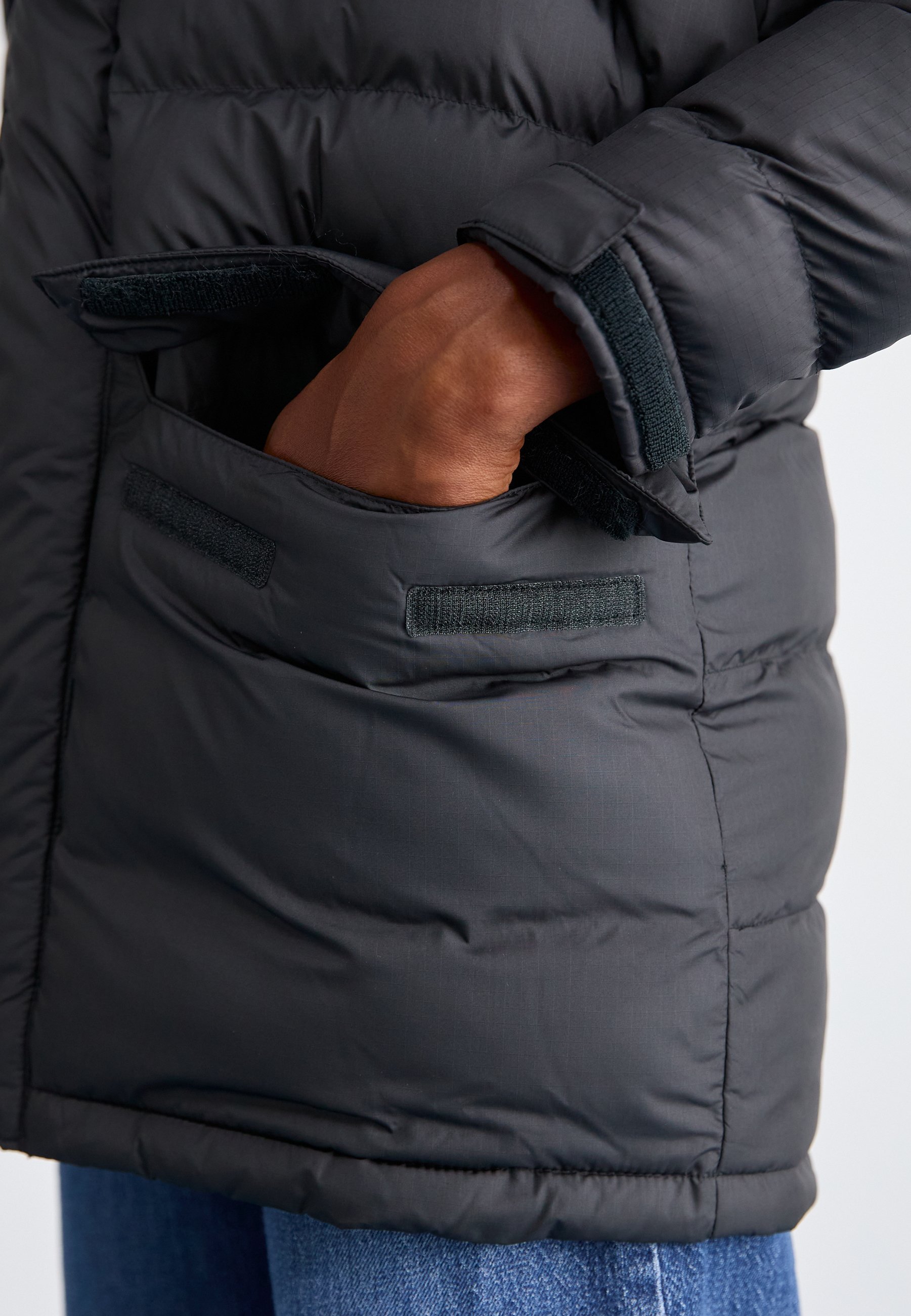 The North Face W LIMBARA GEÏSOLEERDE PARKA - Winterjas - zwart