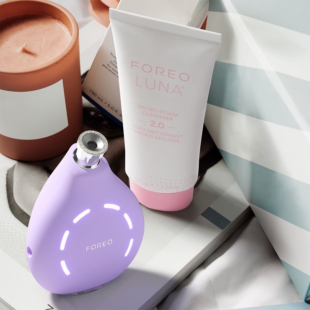 FOREO nega obraza KIWI™ Derma diamantna mikrodermoabrazija in naprava za čiščenje por -