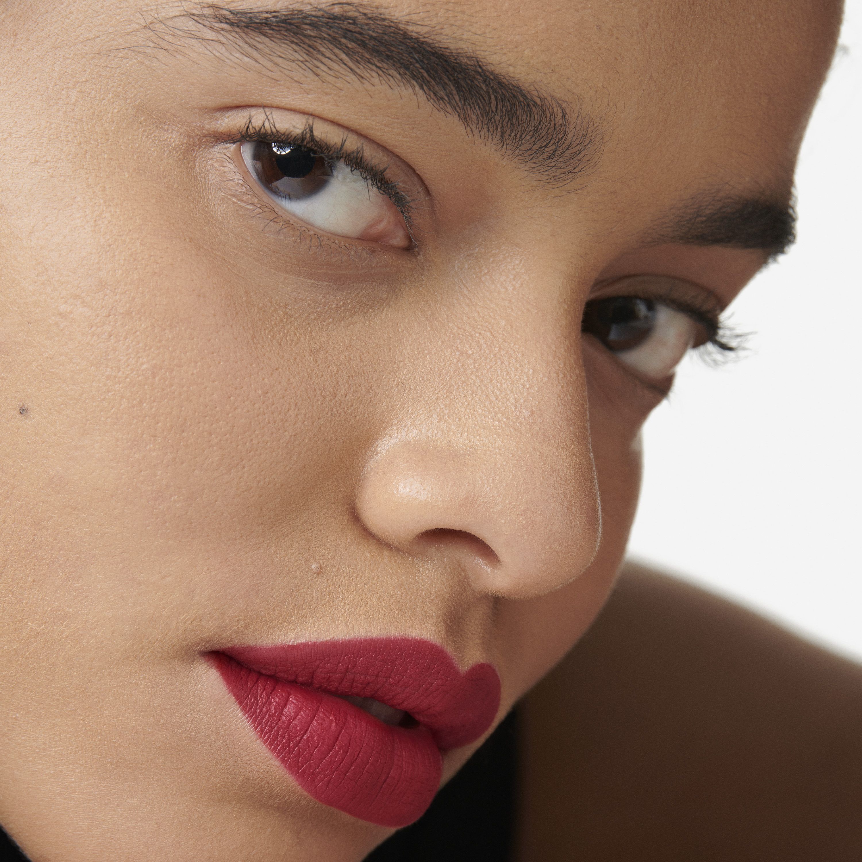 Mat šminka Lip Power Luksuzne šminke