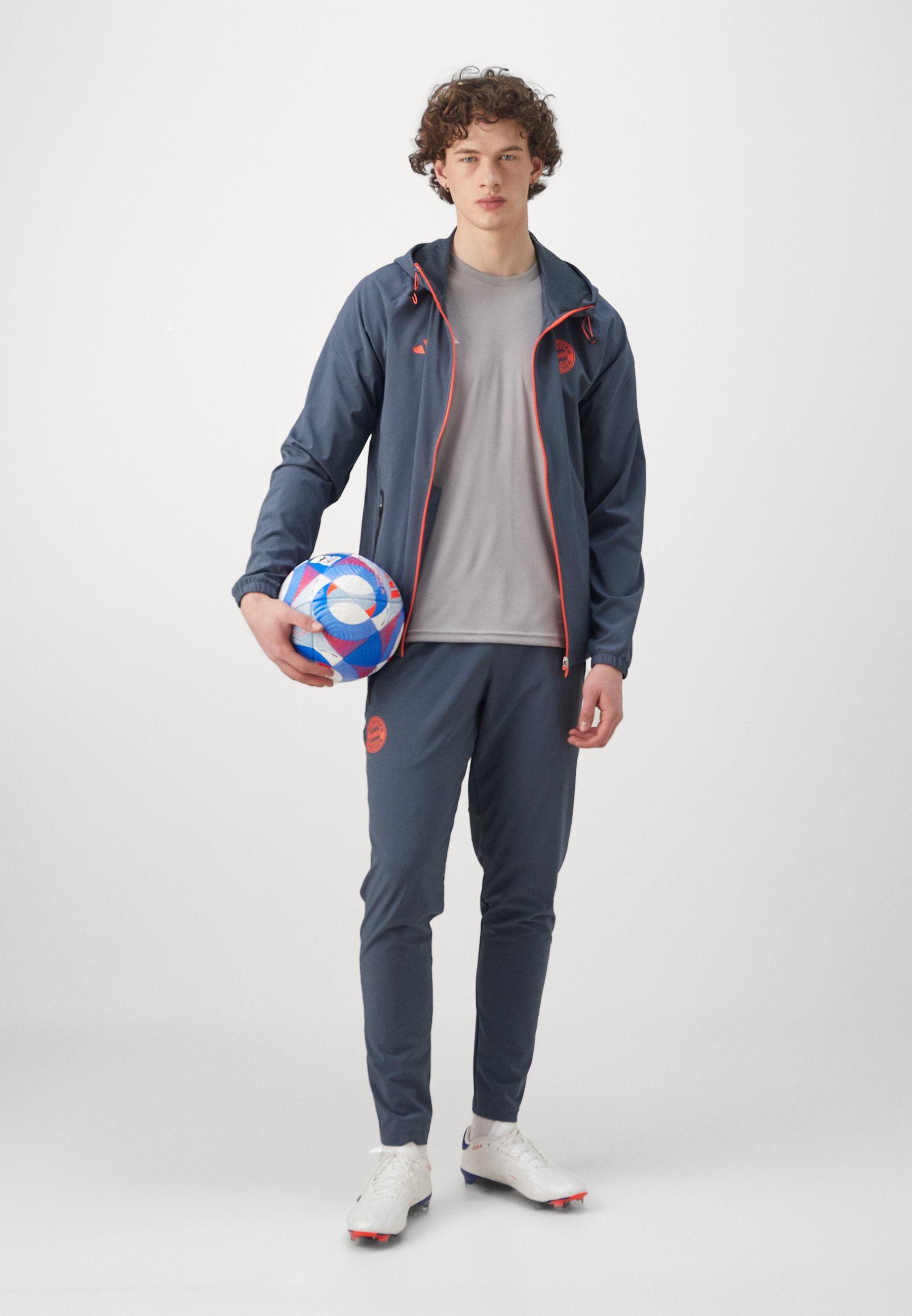 adidas Performance FC BAYERN MUENCHEN TIRO25 COMPETITION VIS TECH TRAVEL PANT - Abbigliamento da club - bold onix/easy coral
