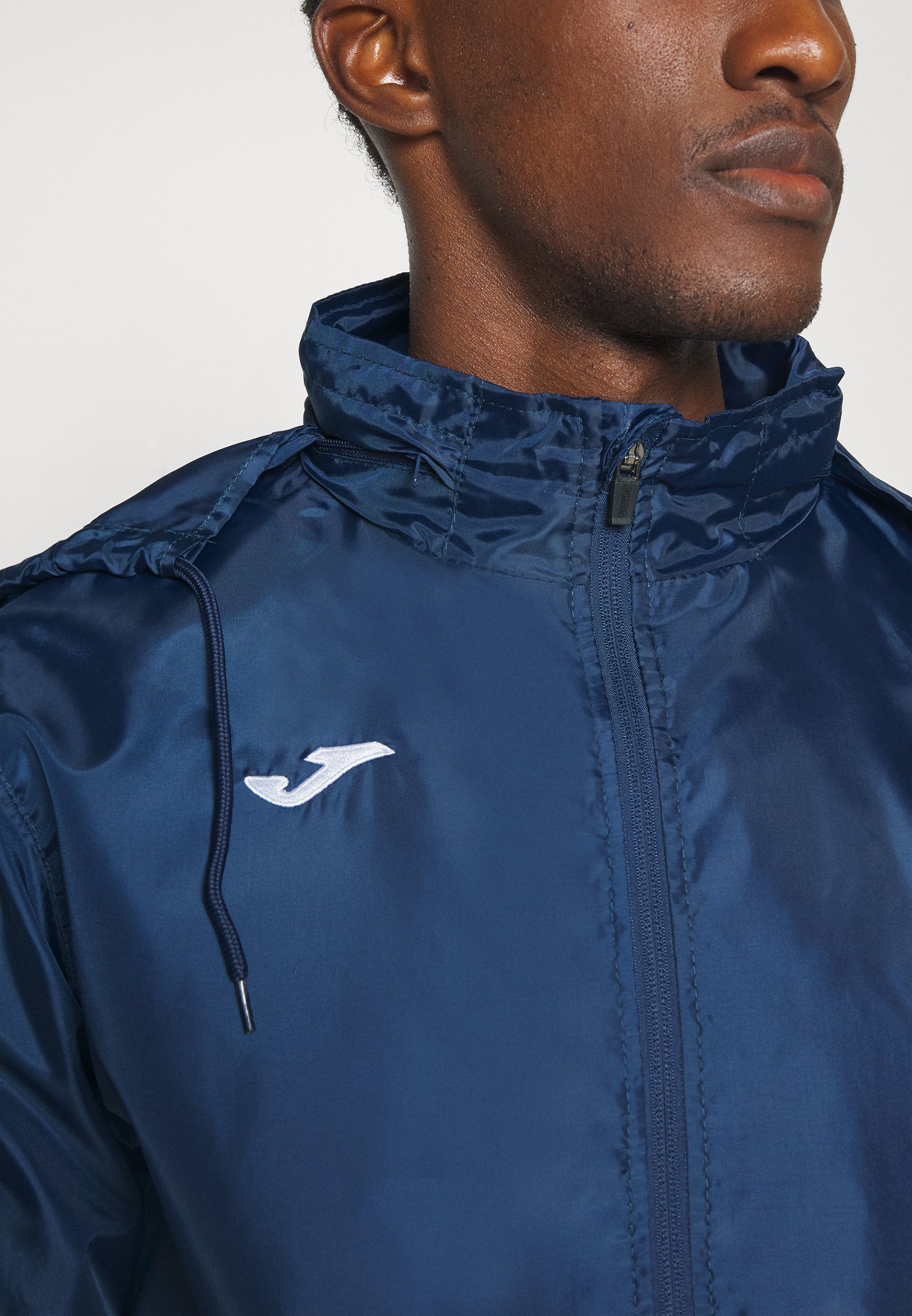 Joma IRIS Regenjacke – Wasserdichte Jacke – Dunkelblau