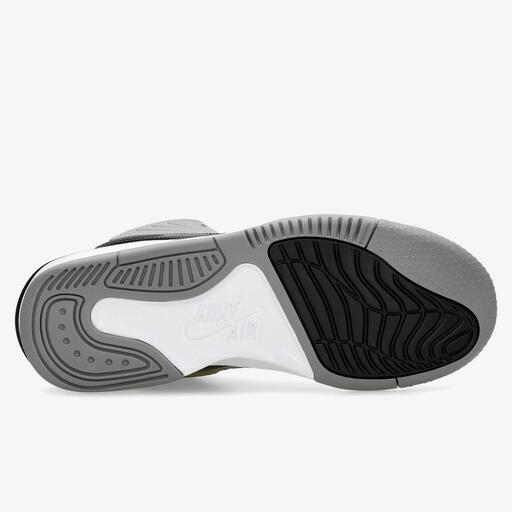 Nike Jordan Max Aura