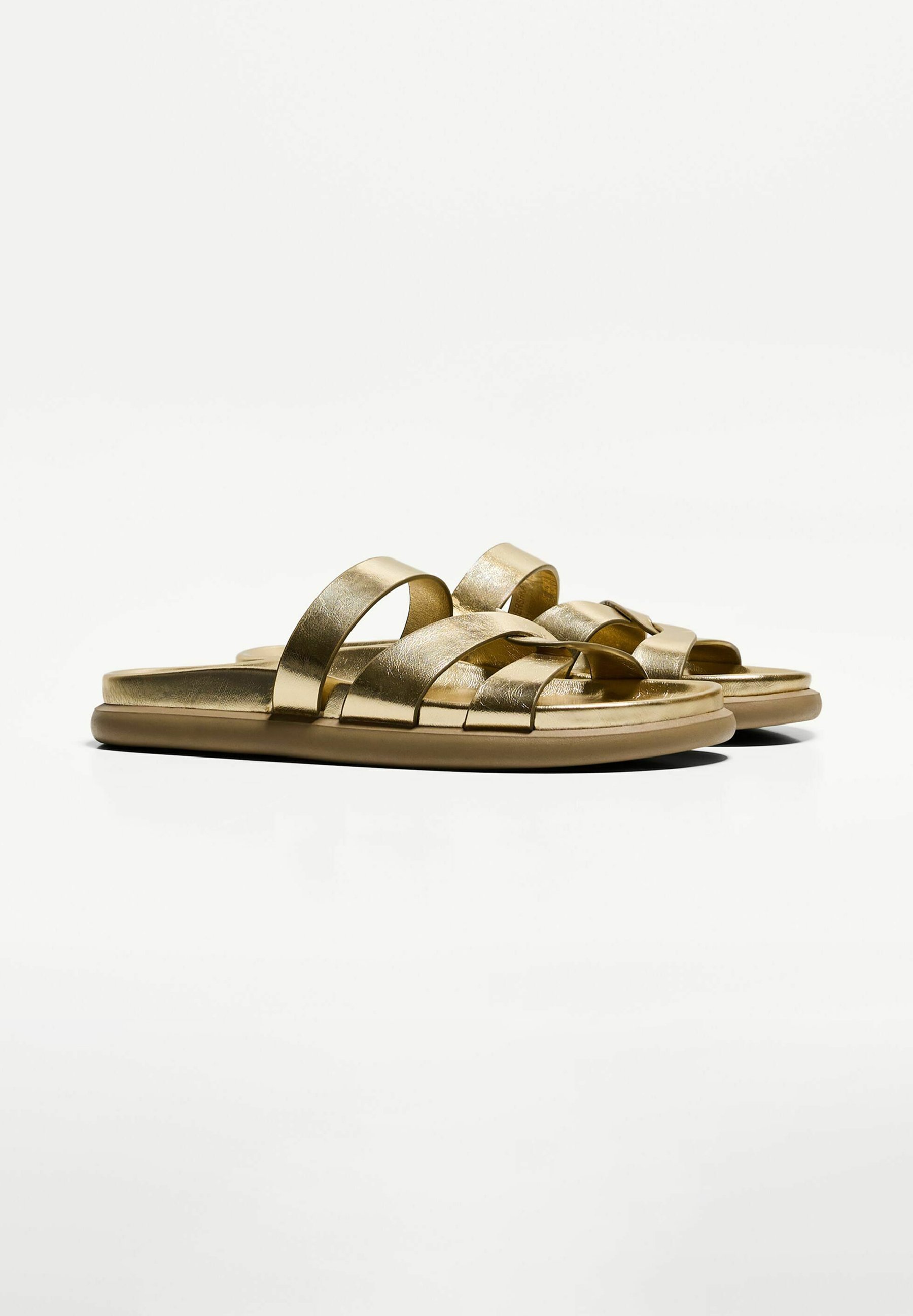 Mules Bershka - color oro