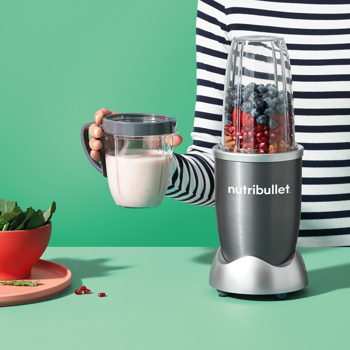 Standmixer – NUTRIBULLET Original 600 – NB606DG – 600 W – inklusive 2 Becher (700 ml und 500 ml) – Grau – BPA-frei
