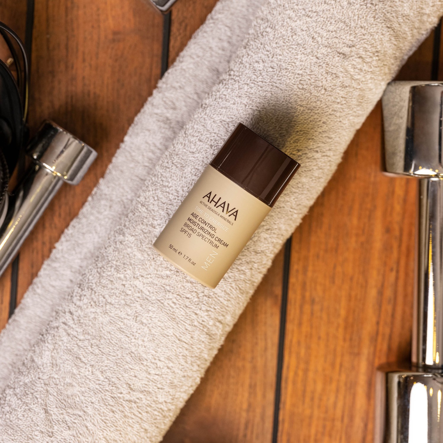 AHAVA Men Age Control Moisturizing Cream SPF15