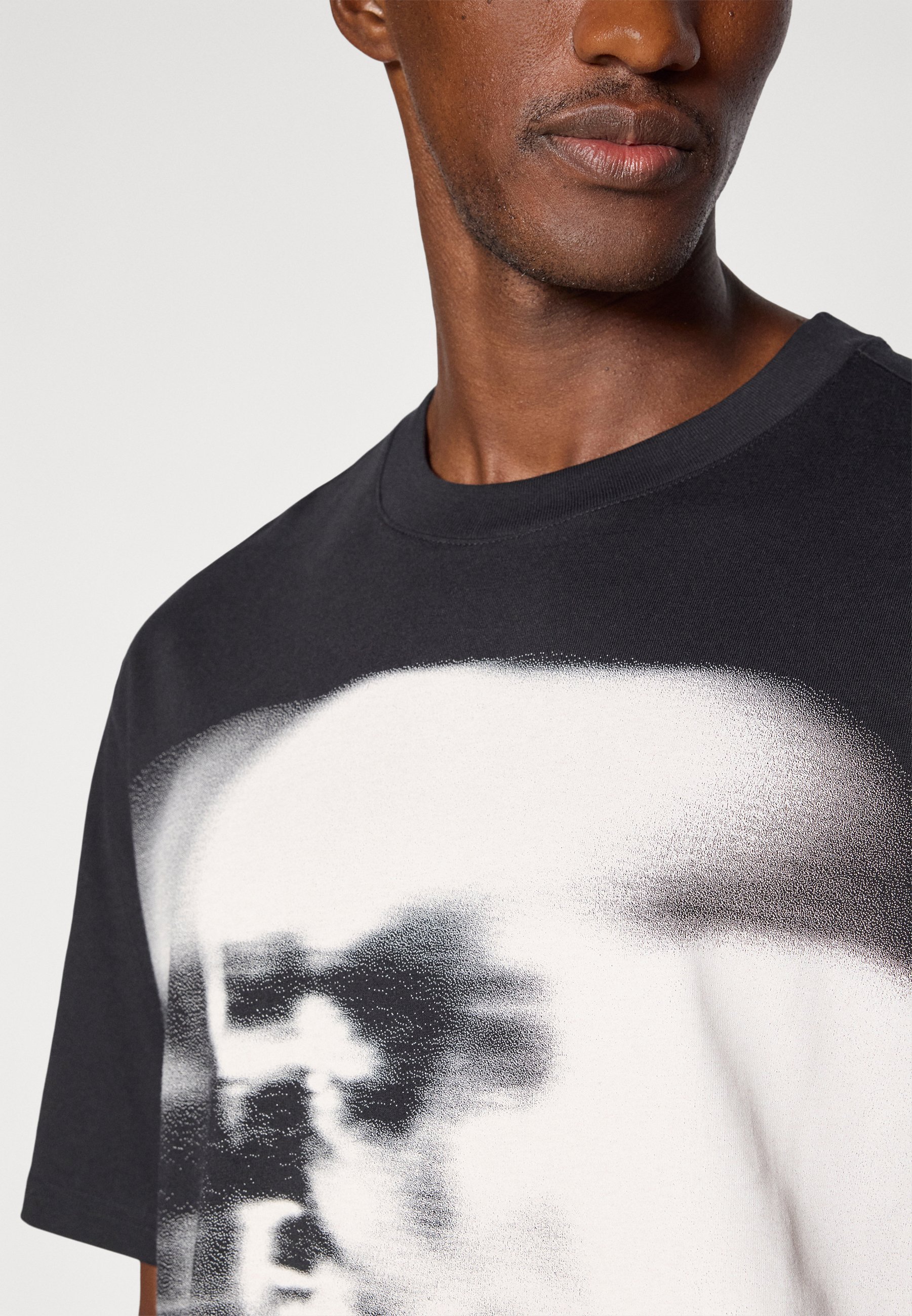 Jordan CREW - T-shirt met print - zwart/gammablauw