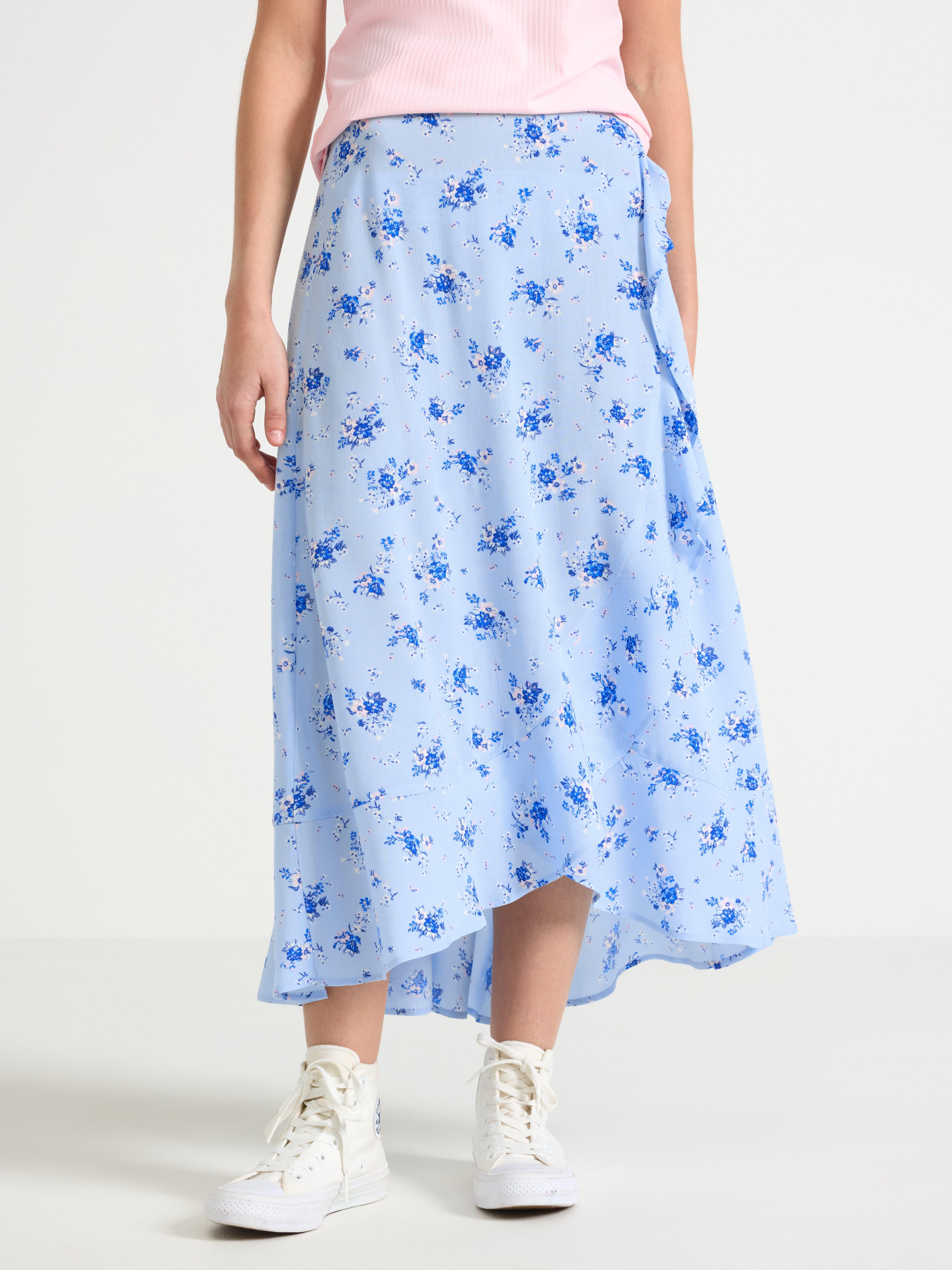 Falda con volantes azul claro