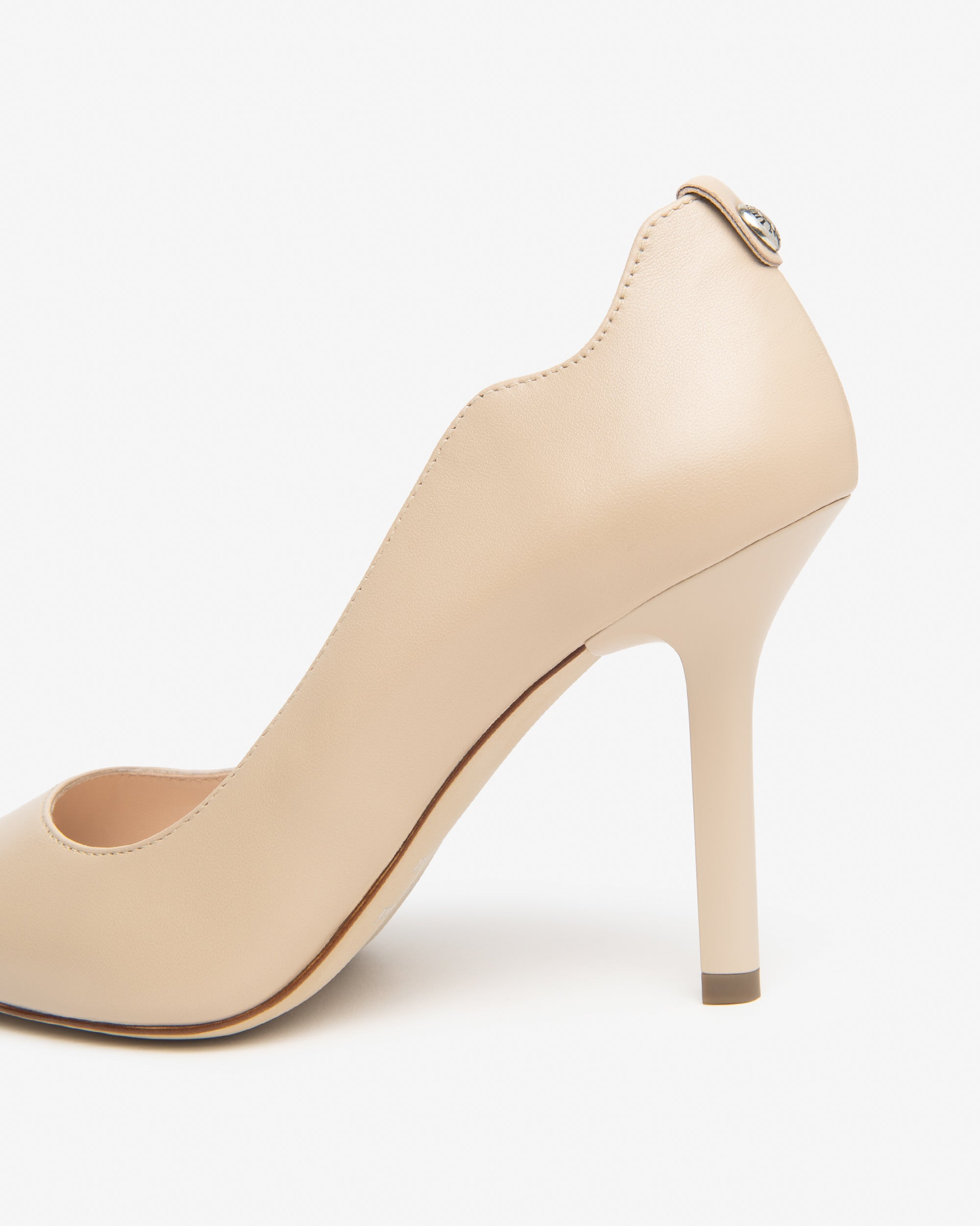  Damen-Pumps aus Leder