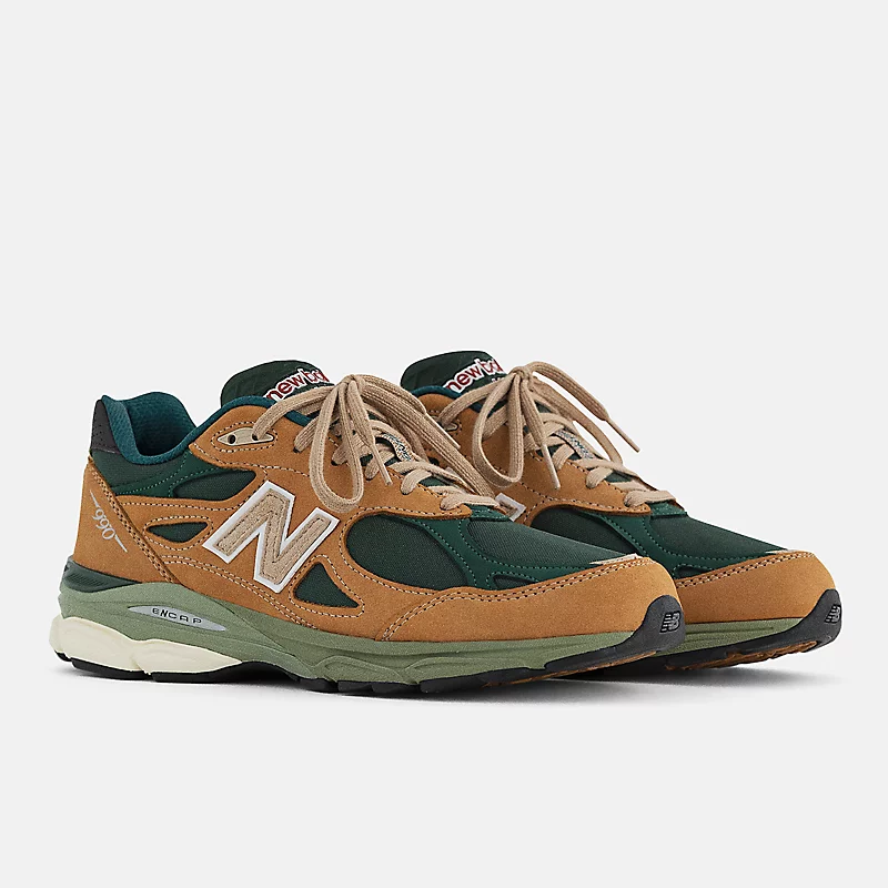 Herrenschuh, hergestellt in den USA, Modell 990v3 – Hellbraun mit Grün