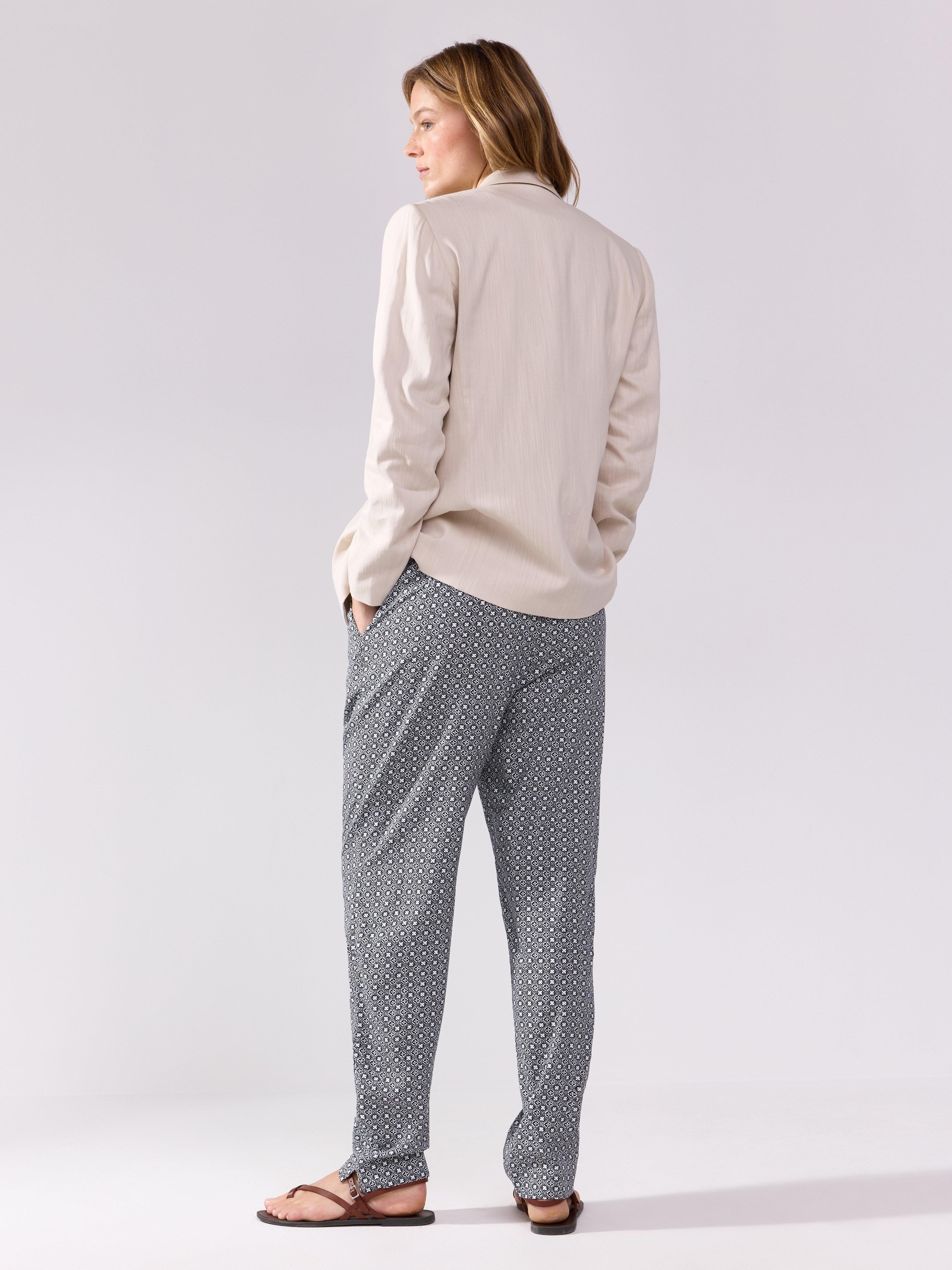 Calça cropped afunilada AVA azul marinho escuro