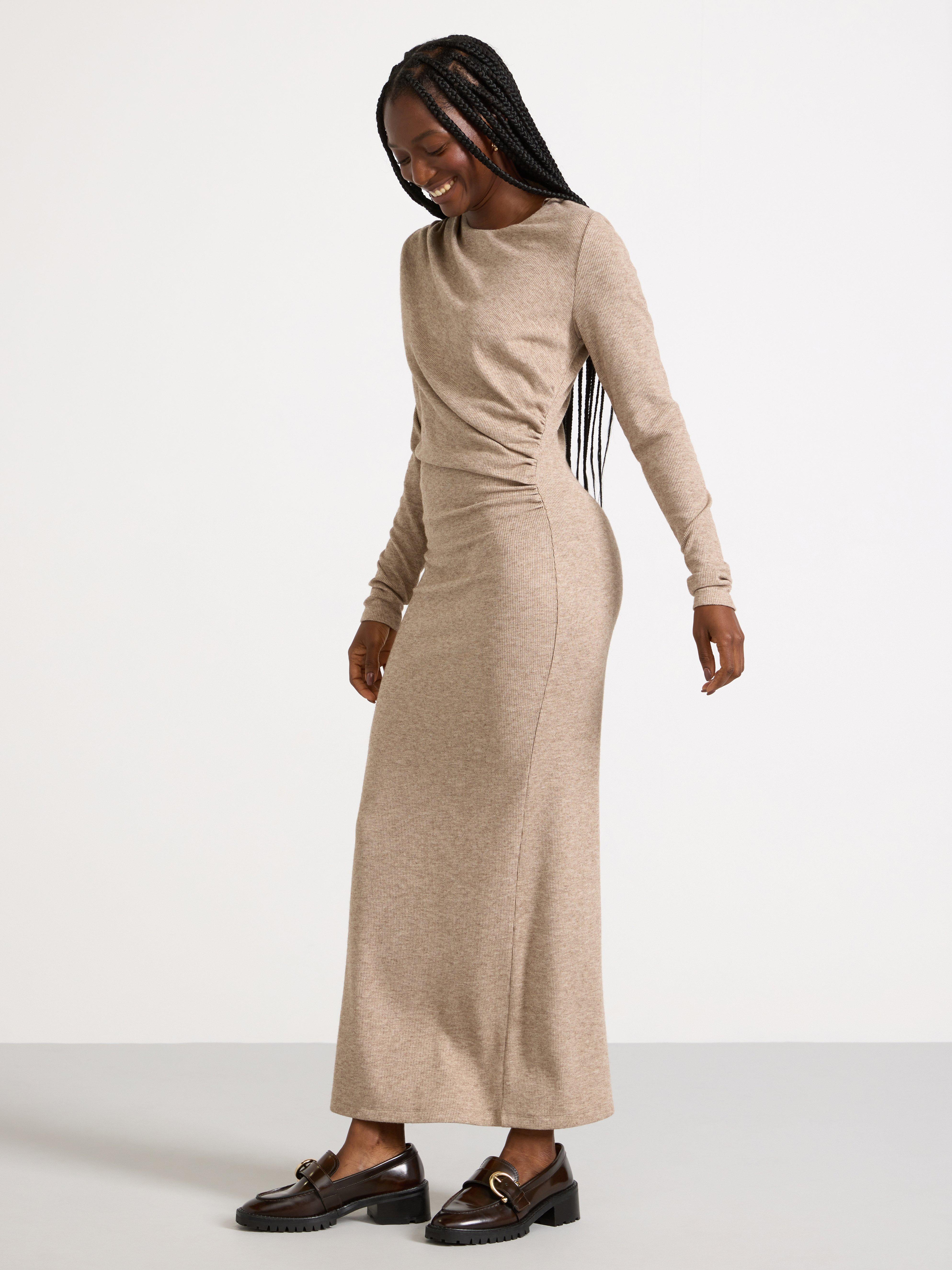 Vestido midi canelado bege mesclado