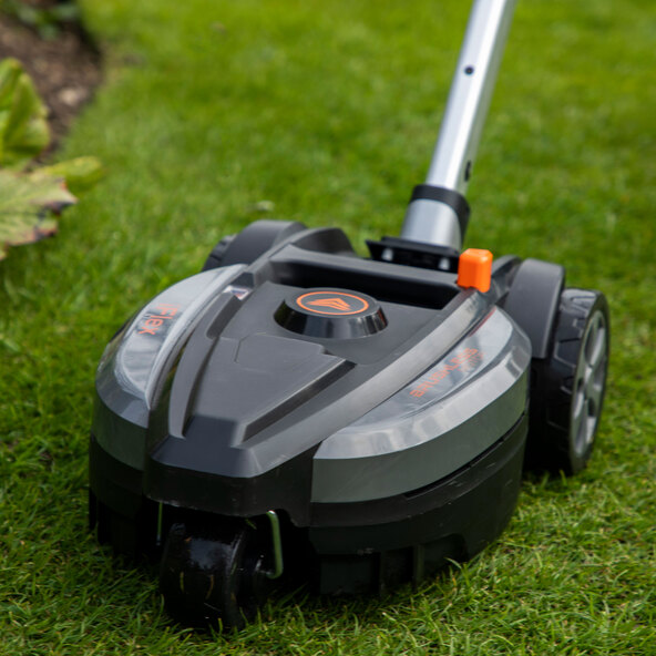 Cortador de grama iFlex com função de triturar grama + acessório de aparador de grama, 12 V