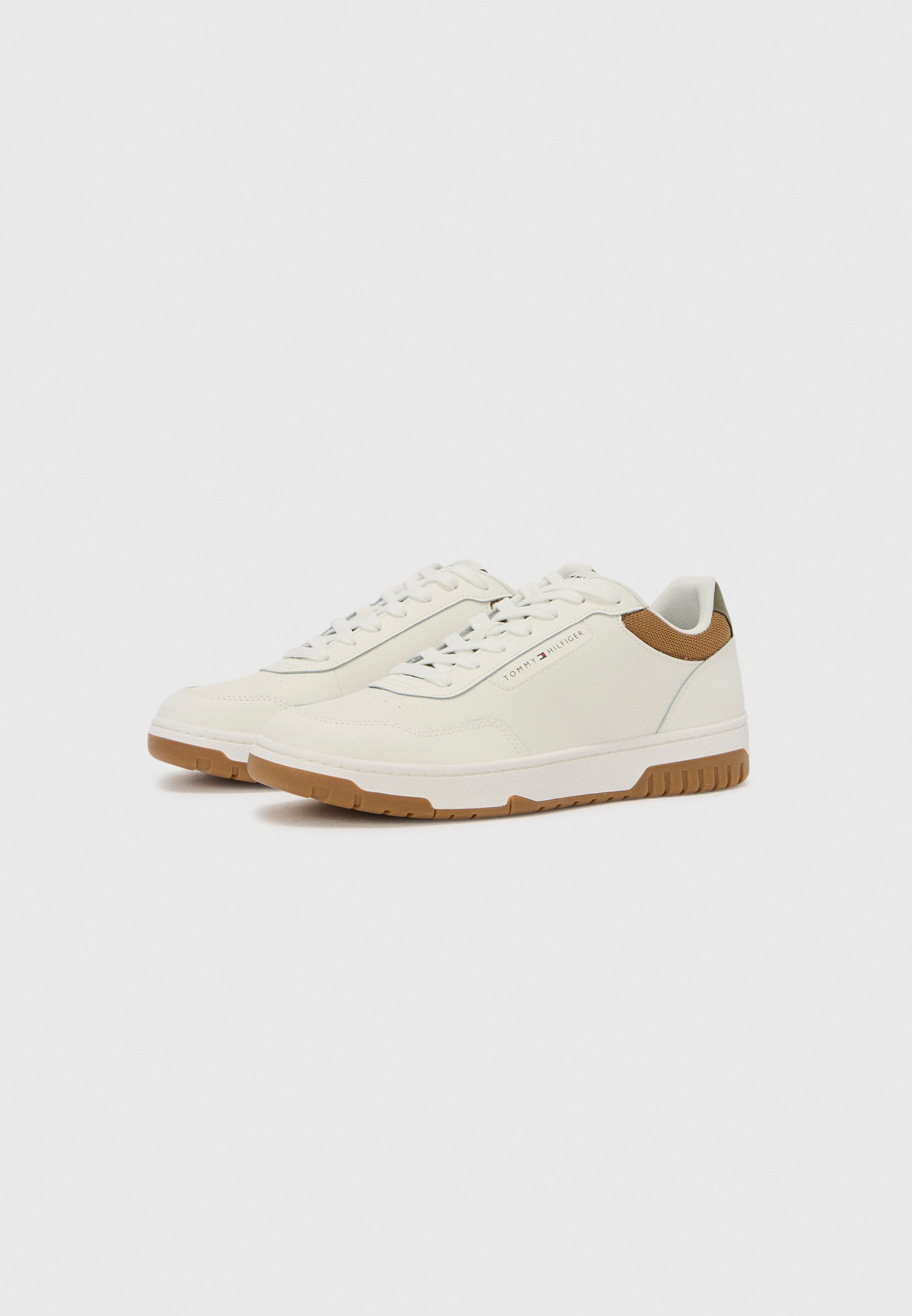 Tommy Hilfiger BASKET CORE - Sneakers - ecru/legergroen