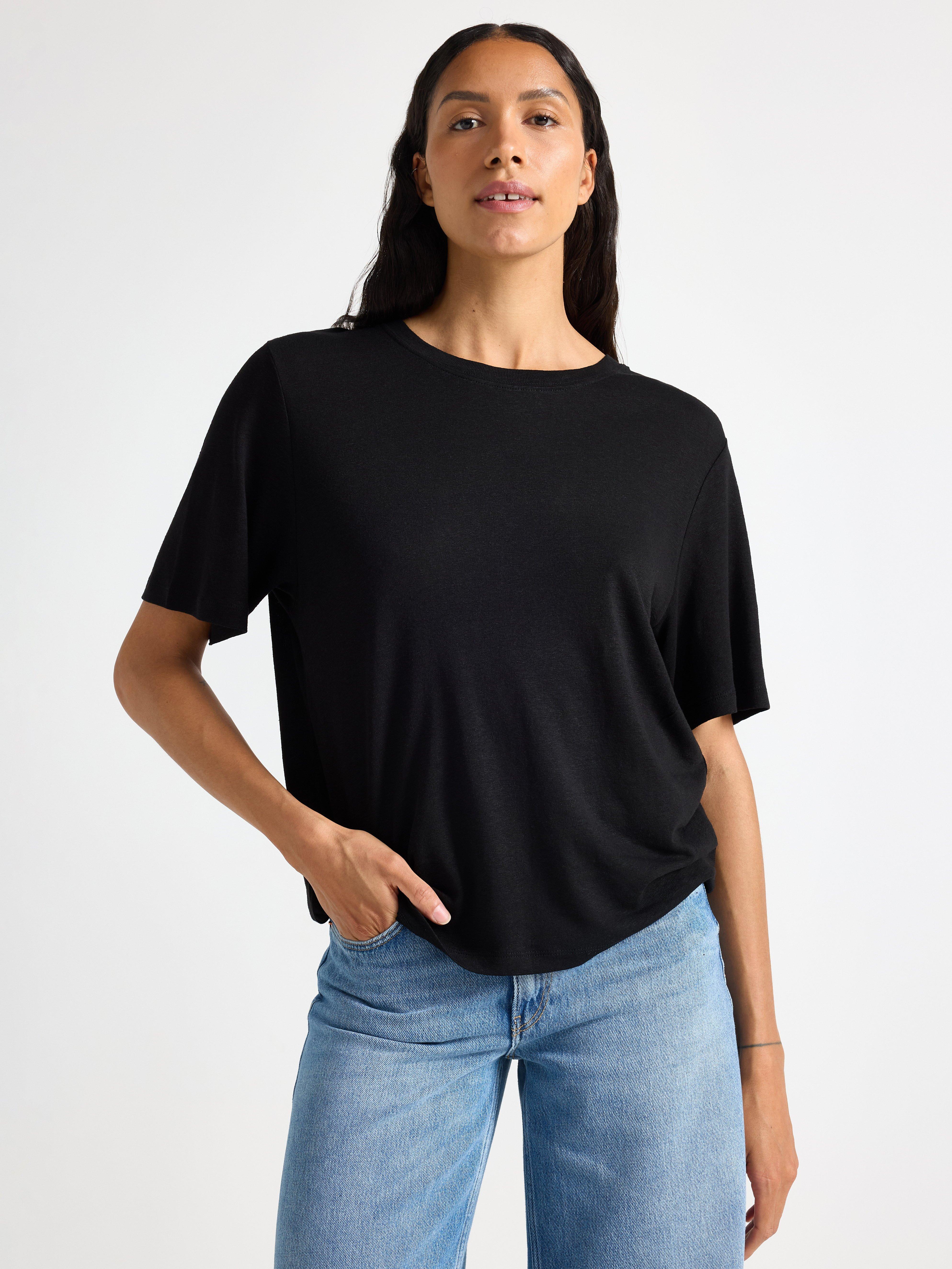 Camiseta em linho preto