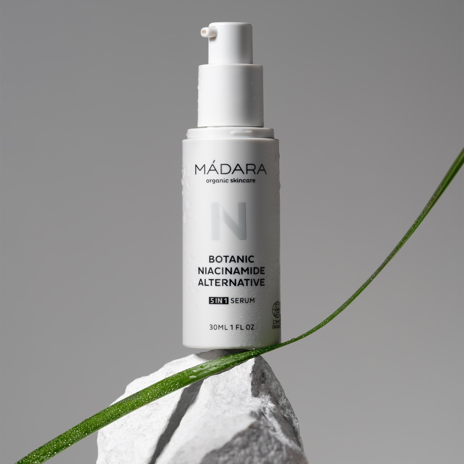 MÁDARA Feuchtigkeitsserum Time Miracle Botanic niacinamid alternativa - 30 ml