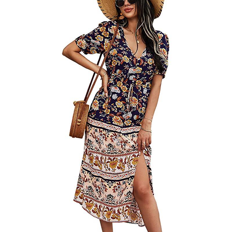 Robe midi fluide à imprimé floral bohème, manches courtes et fente, style bohème, col V.