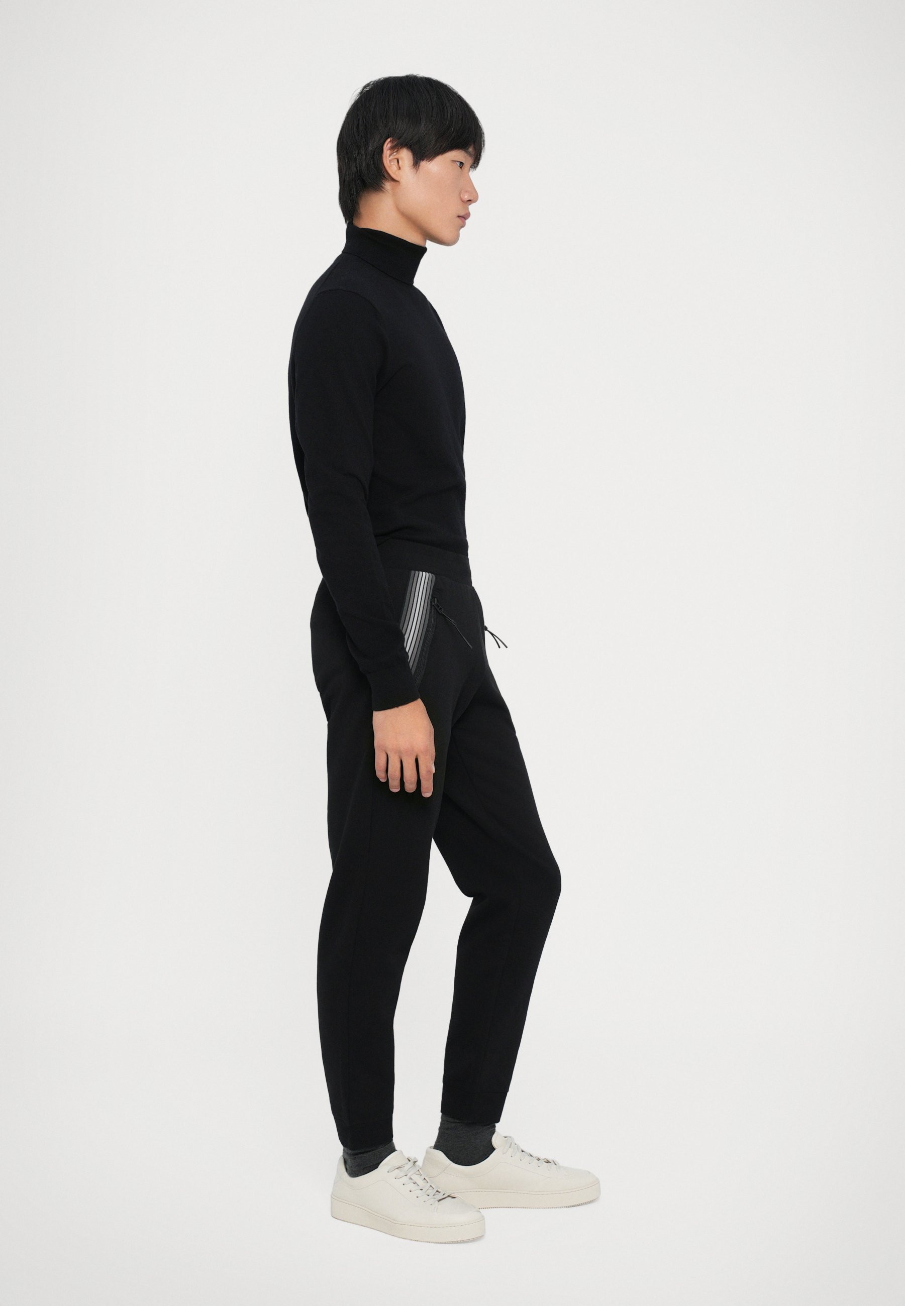 Bas de survêtement EA7 Emporio Armani - noir sublime