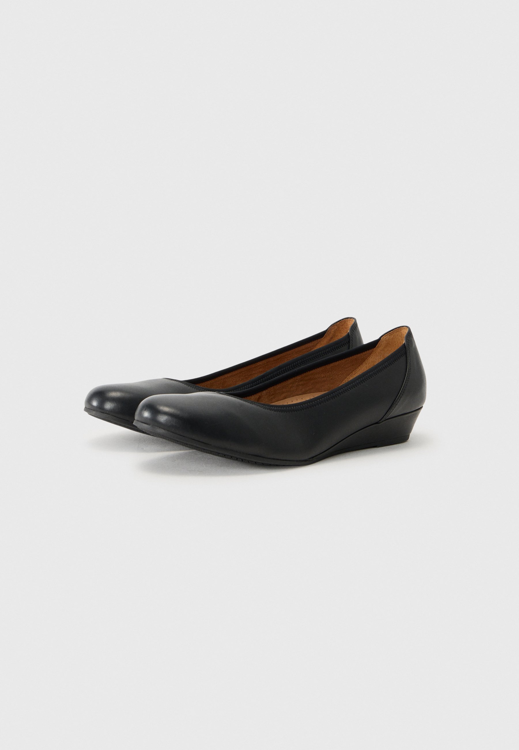 Sapatos de cunha Gabor Comfort - pretos