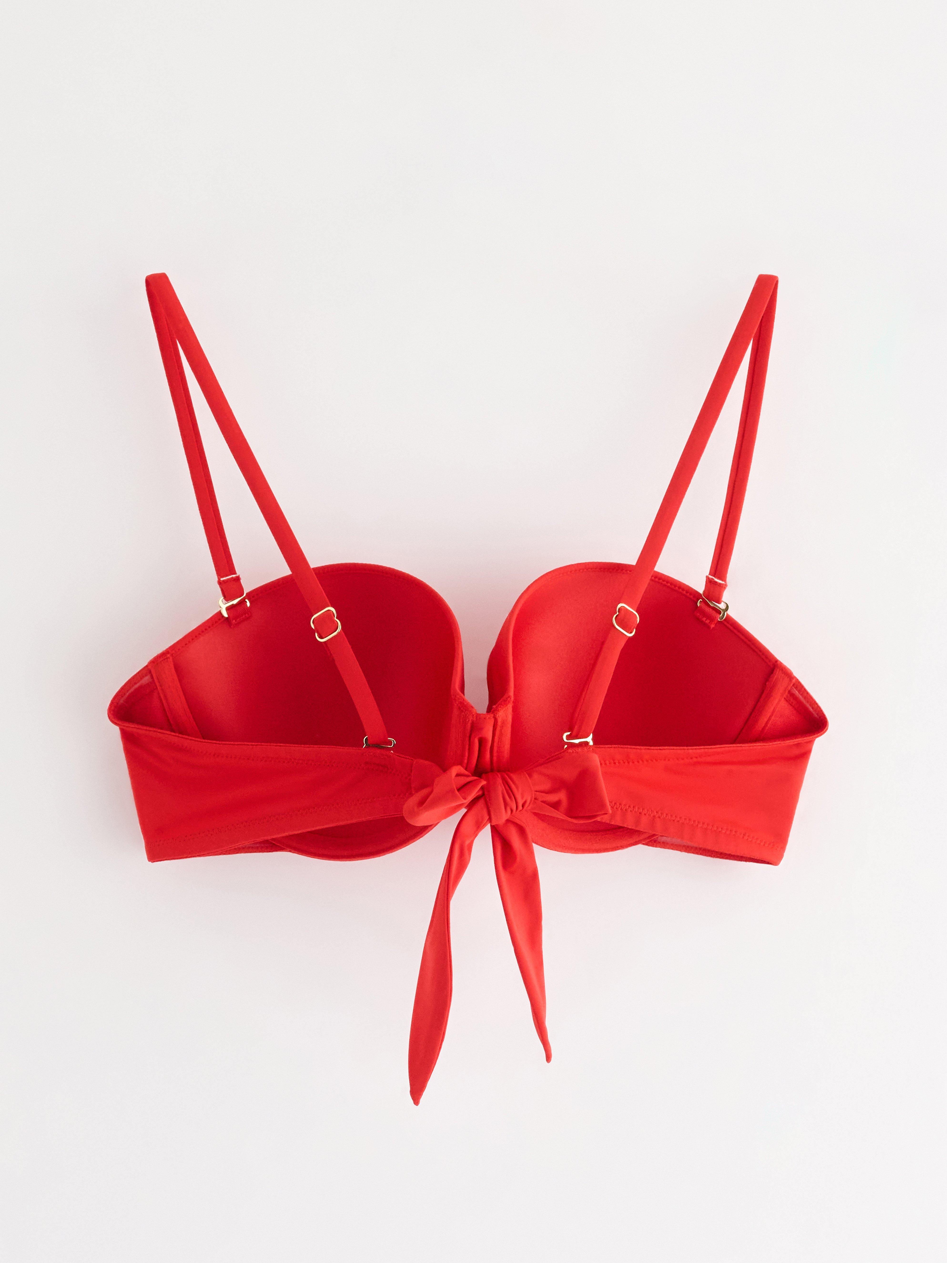 Top de bikini balconette acolchado con aros, color rojo.