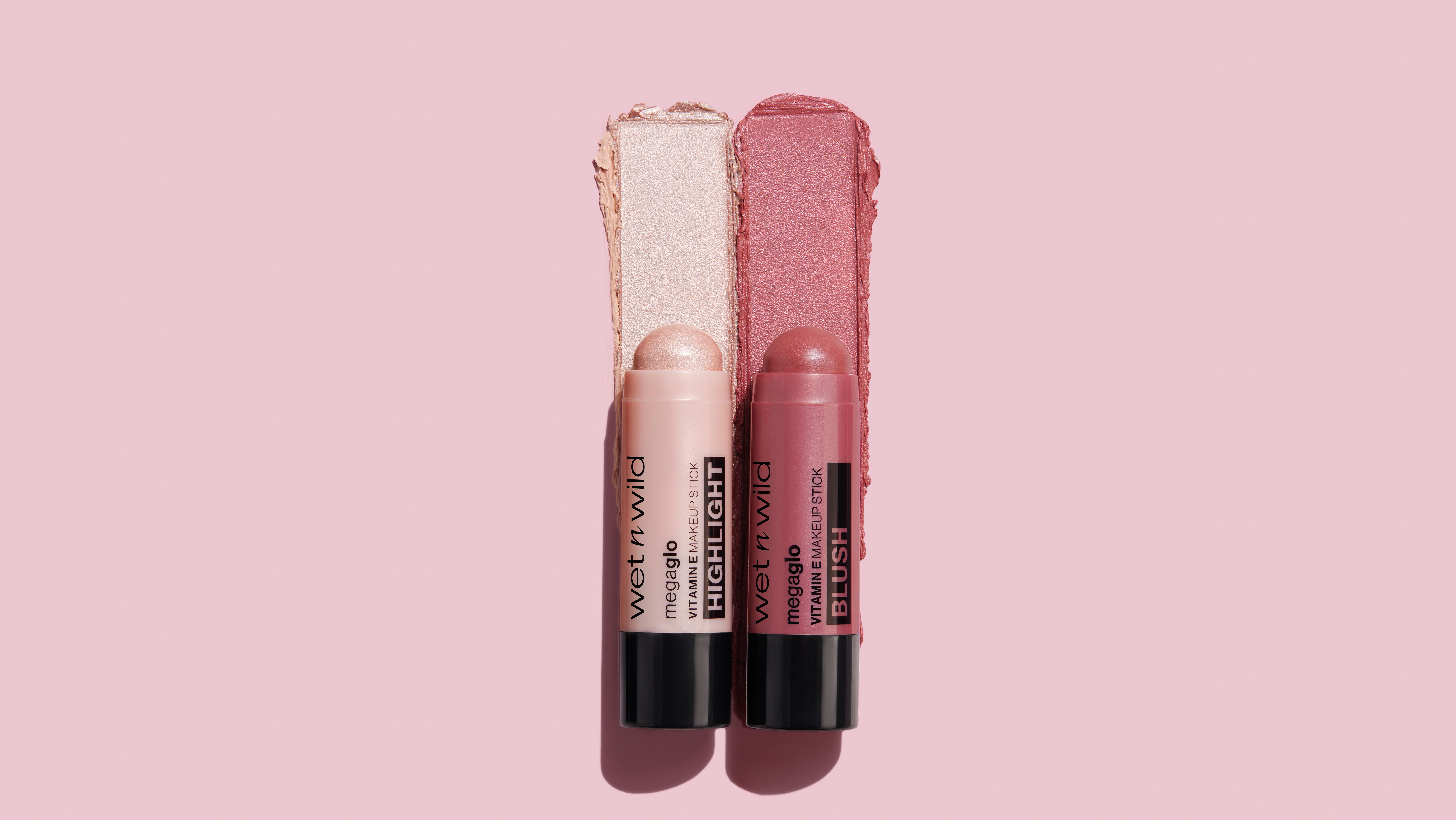 Lícenka Mega Glo Vitamin and Make-up Tyčinka Lícenky