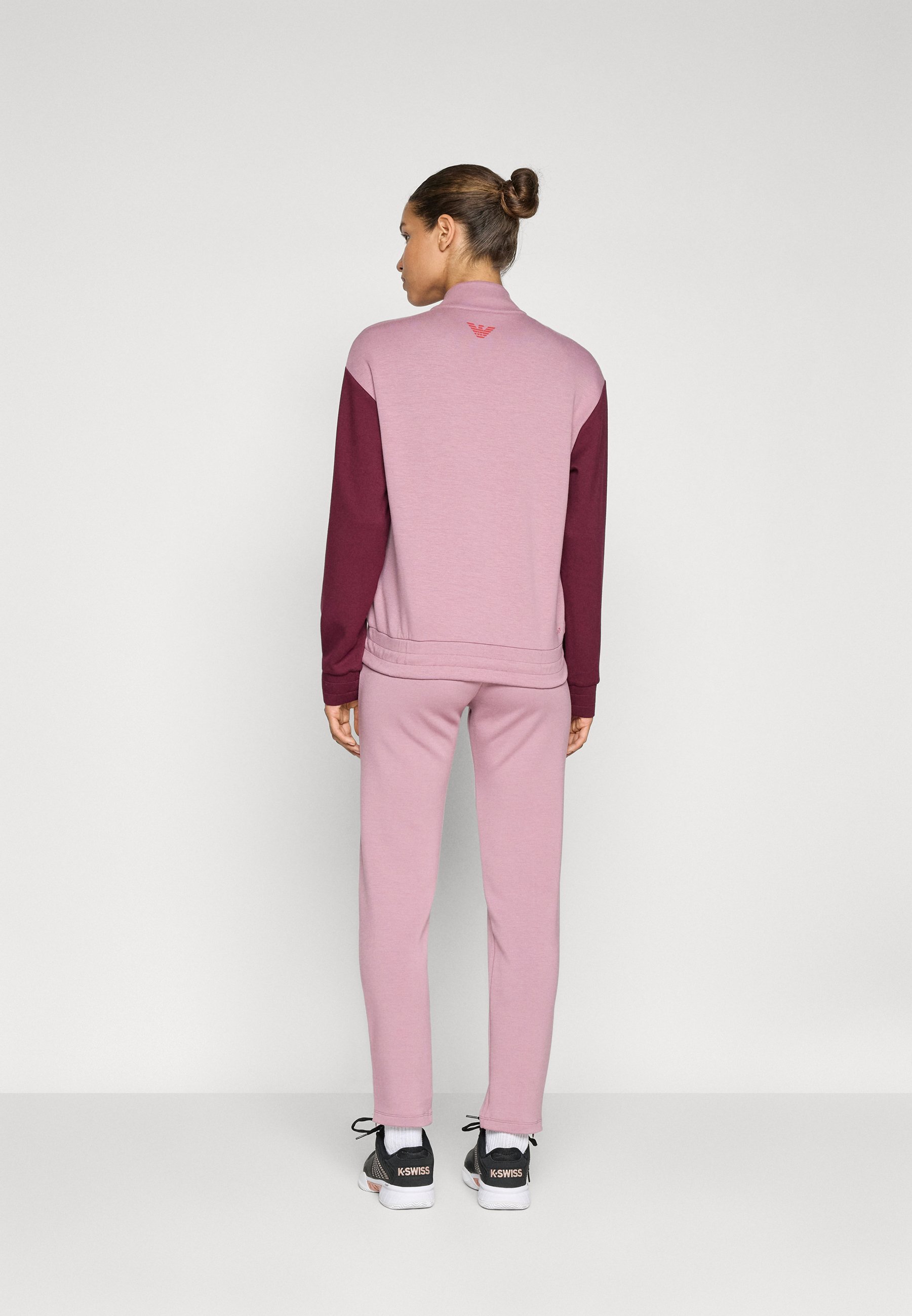 EA7 Emporio Armani TENNIS PRO FREESTYLE SURVÊTEMENT - Survêtement - Orchidée foncée/Bordeaux