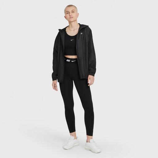 Nike Sportswear Club