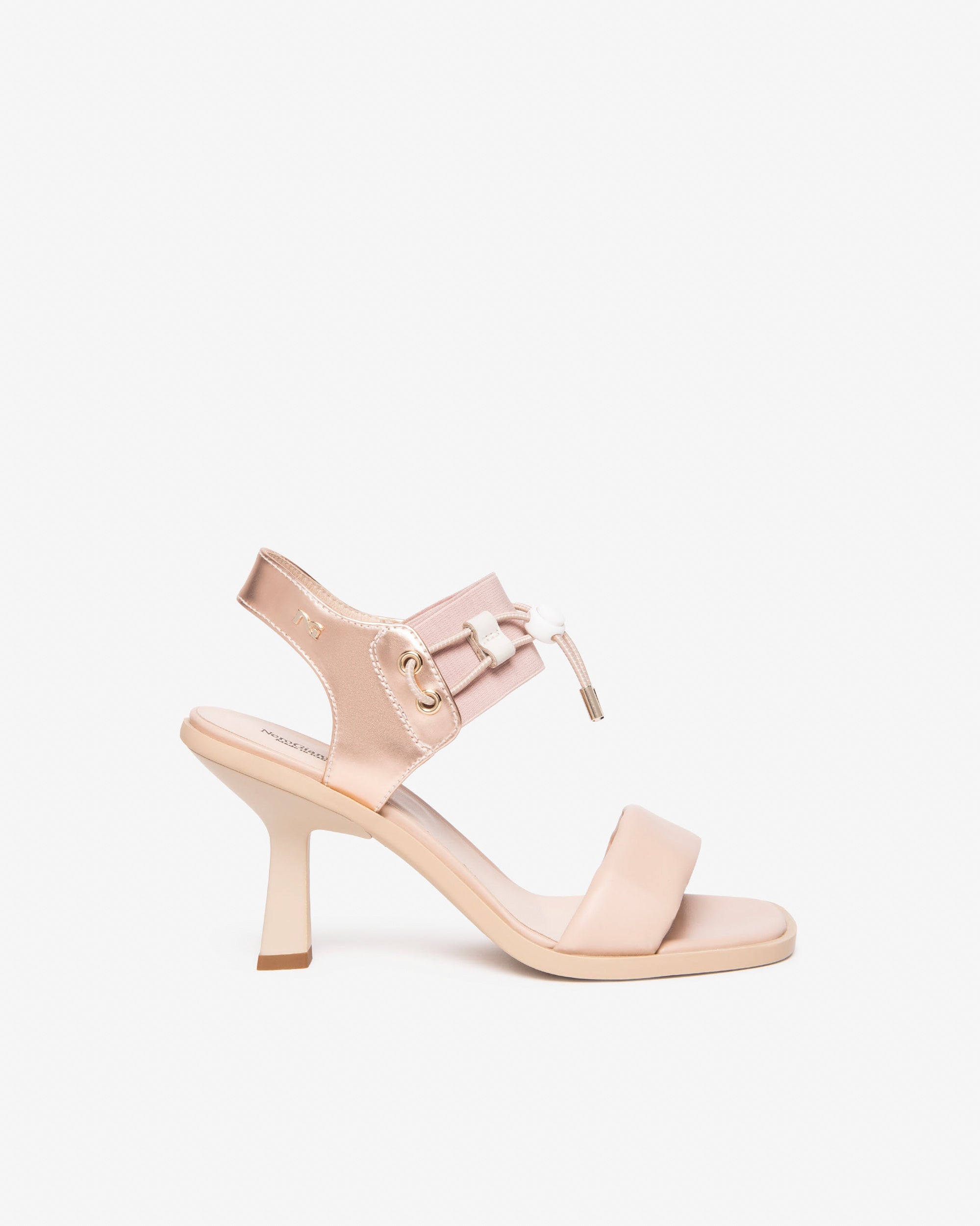  Damensandalen aus Leder und technischen Materialien