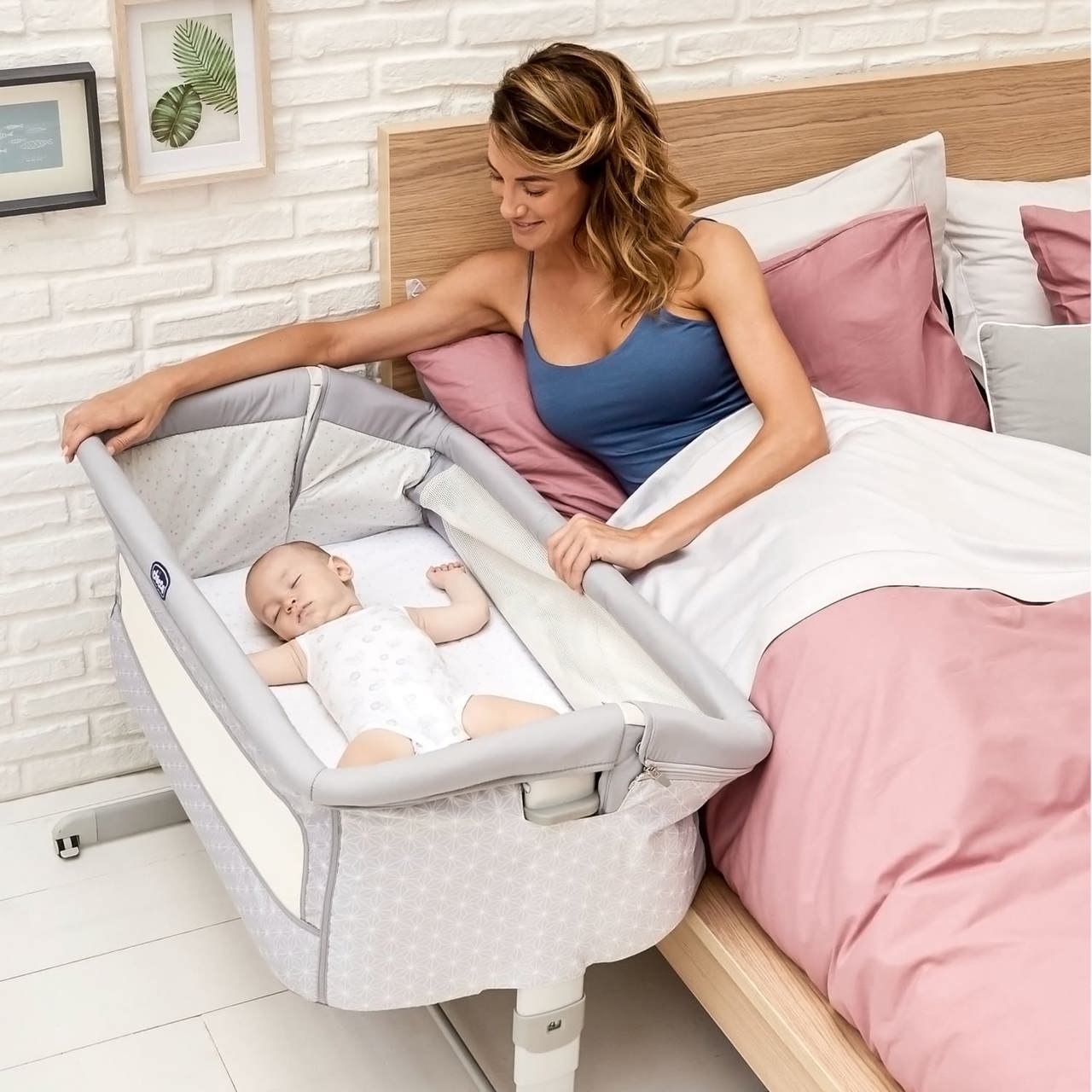 Chicco Next2Me Dream Co-Sleeping Crib