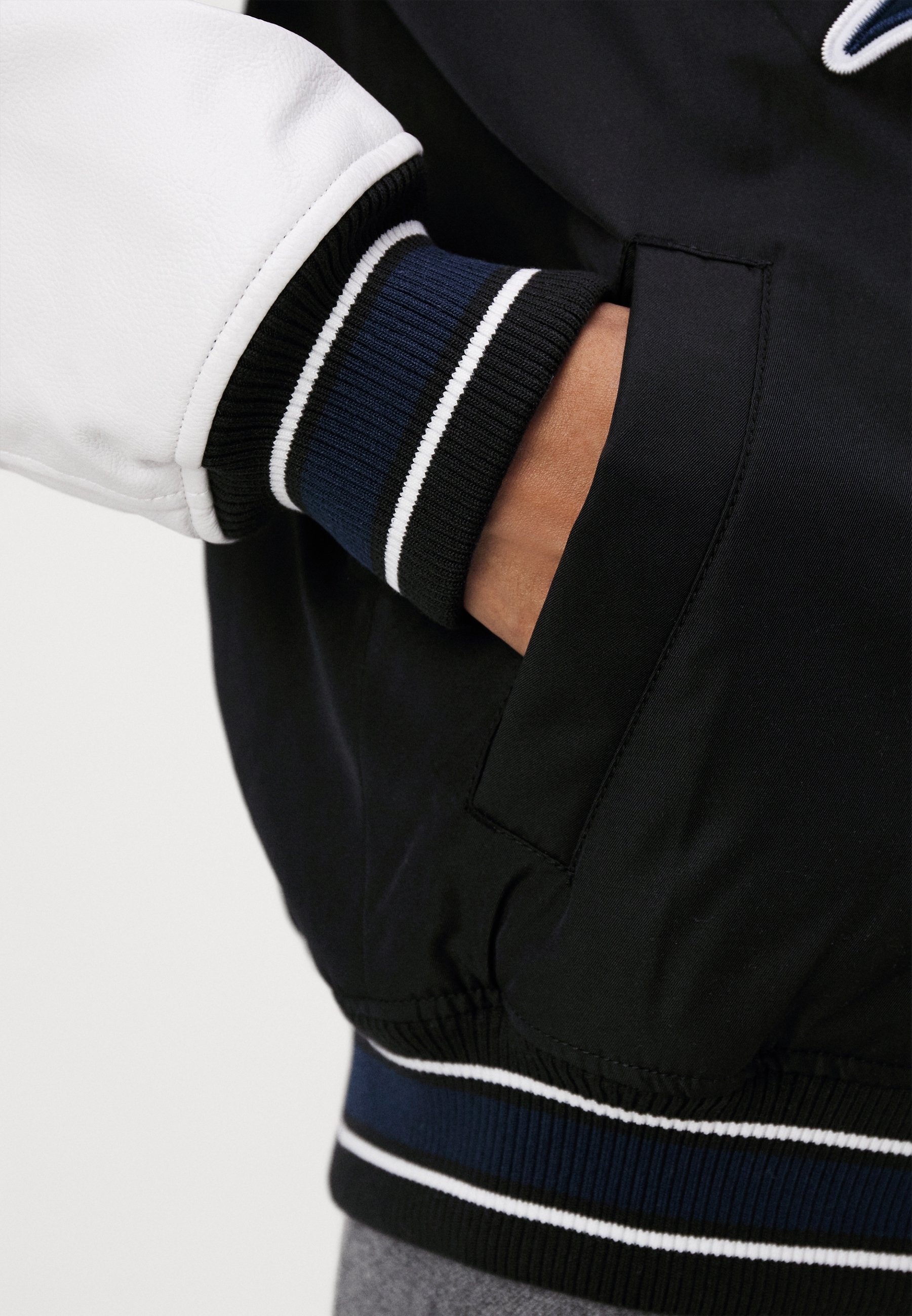 Geacă bomber Tommy Jeans - neagră