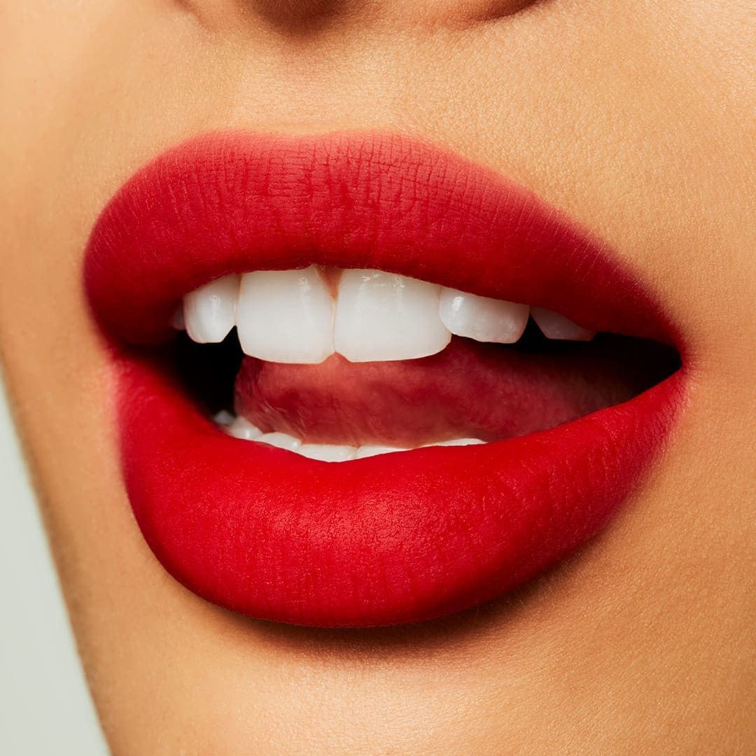 Tekutý matný rúž Powder Kiss Luxusné rúže