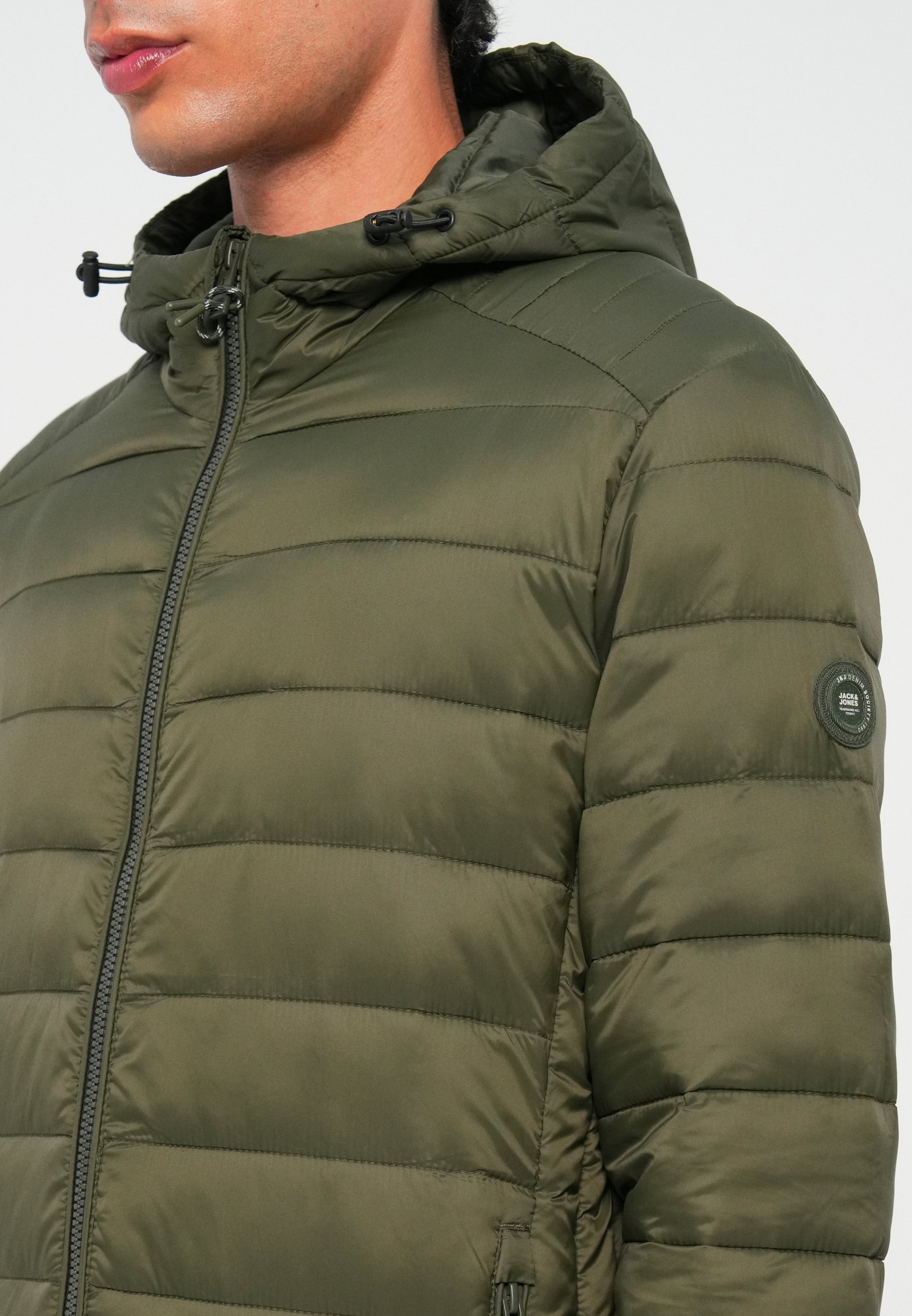 JJEBRADLEY LIGHT PUFFER HOOD - Lehká bunda - black
