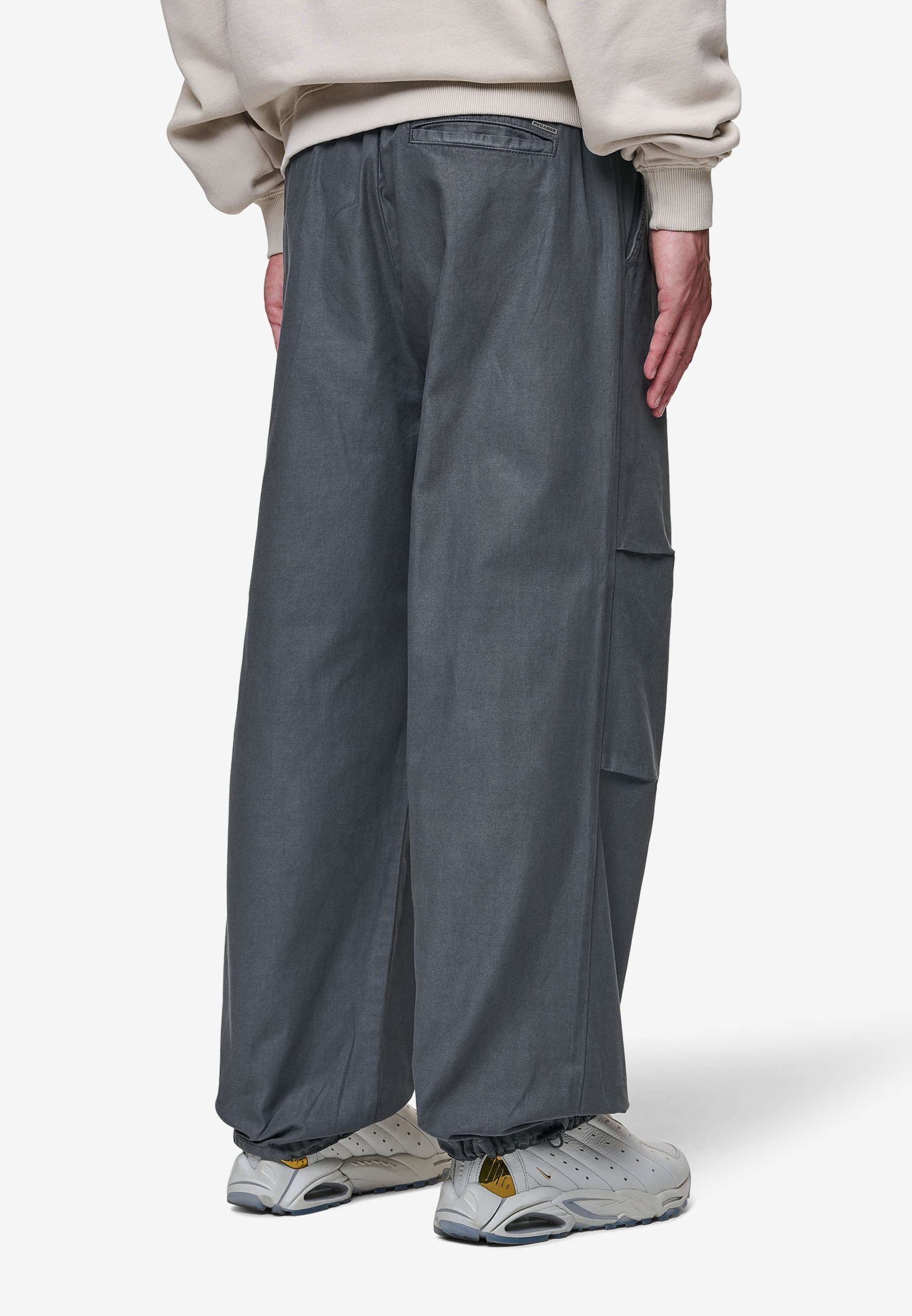 Pegador ASHTON PARACHUTE PANTS - Pantaloni - grigio