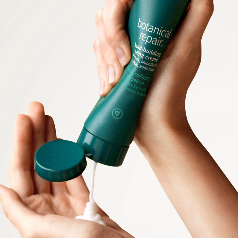 Creme de estilização reconstrutor de ligações Aveda Botanical Repair™