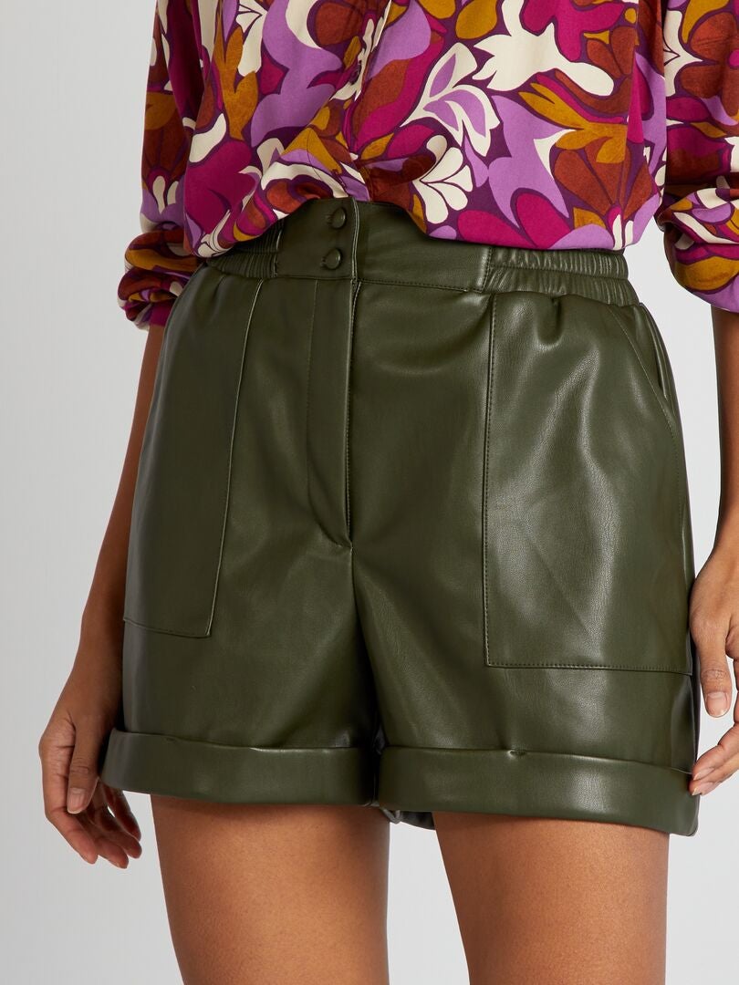 Pantalones cortos de talle alto con puños - VERDE