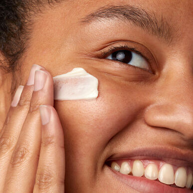 Kiehl's Super Multi-Corrective Cream 7 in 1 pretnovecošanās sejas krēms ar A vitamīnu