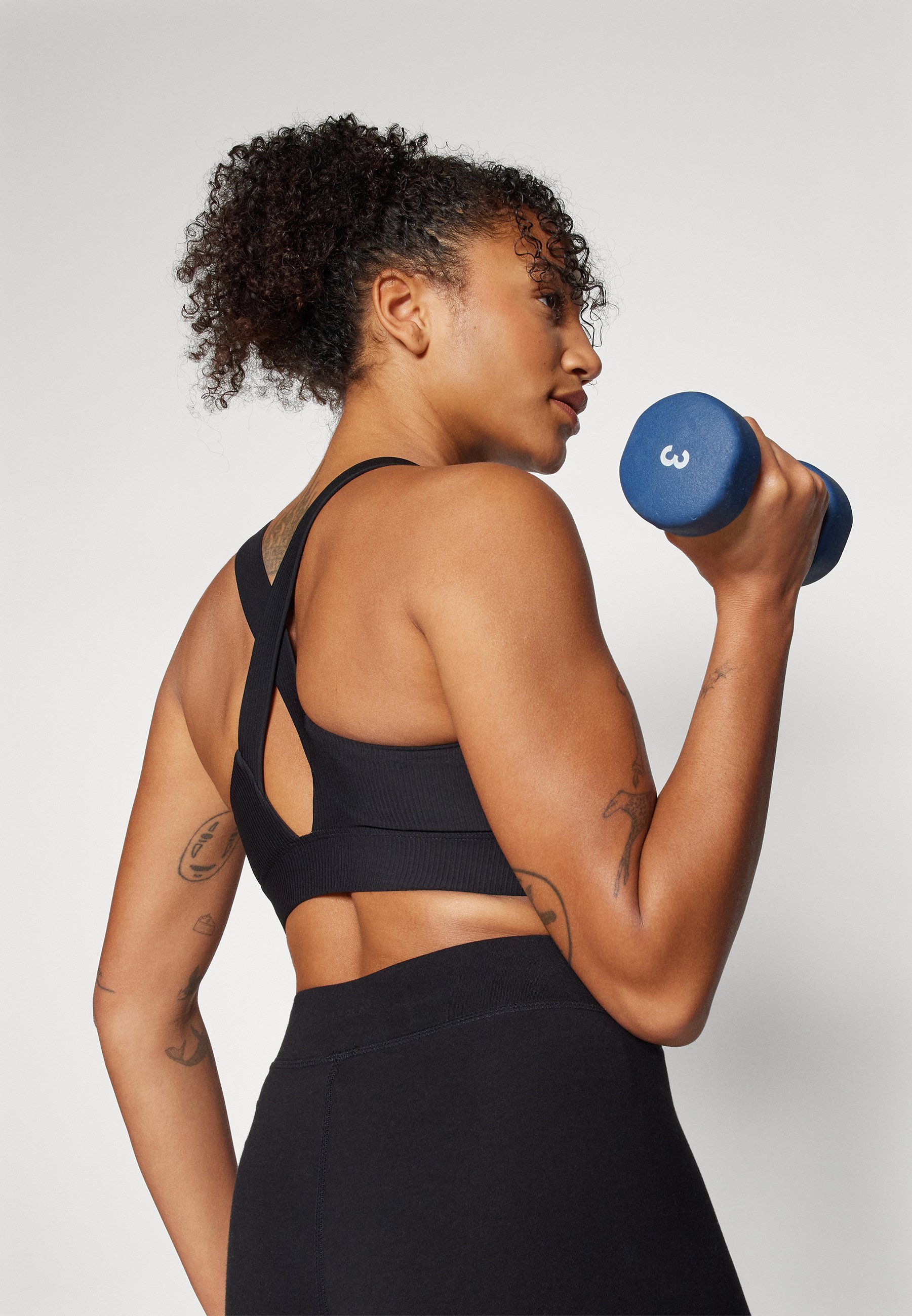 ONLY Play ONPJANA CROSS BRA – Sport-BH mit mittlerem Halt – Schwarz