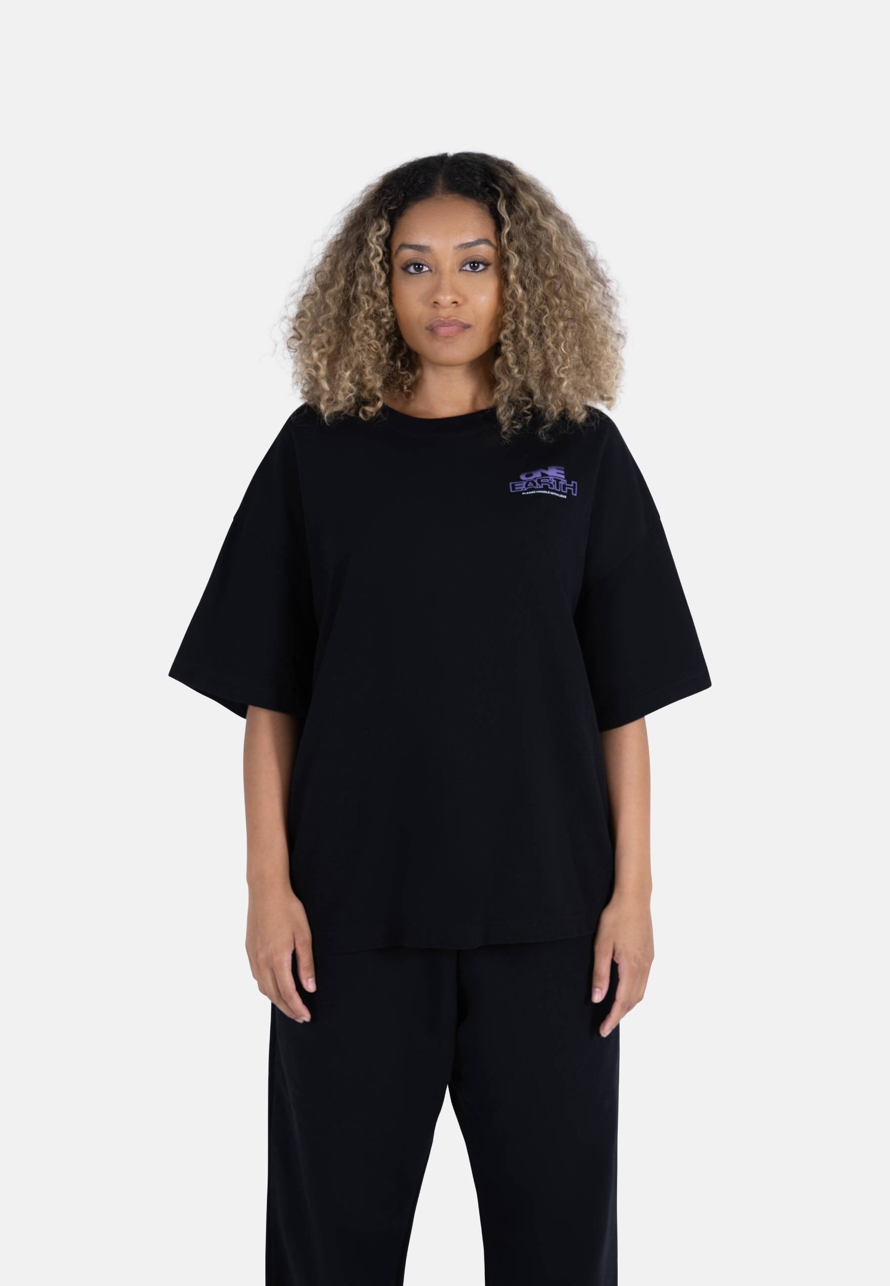 Tracksuit Club ONE EARTH UNISEX - Printitud T-särk - must