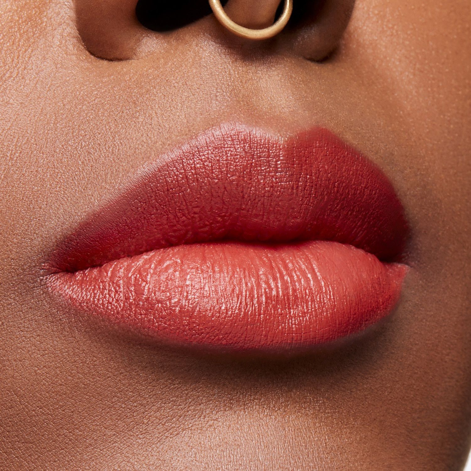 Matný rúž Powder Kiss Velvet Blur Luxusné rúže