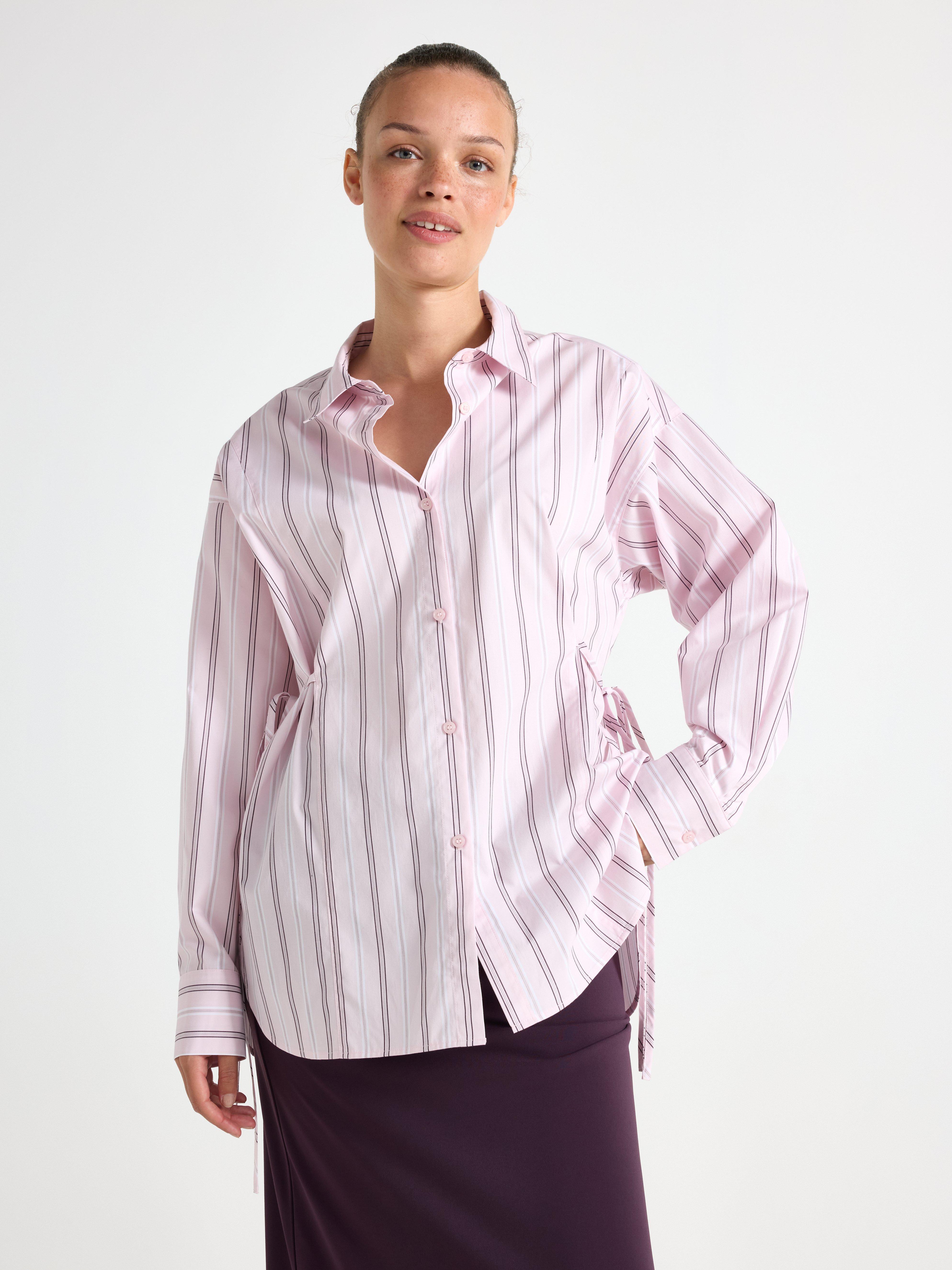 Camiseta com faixa tie-dye rosa claro