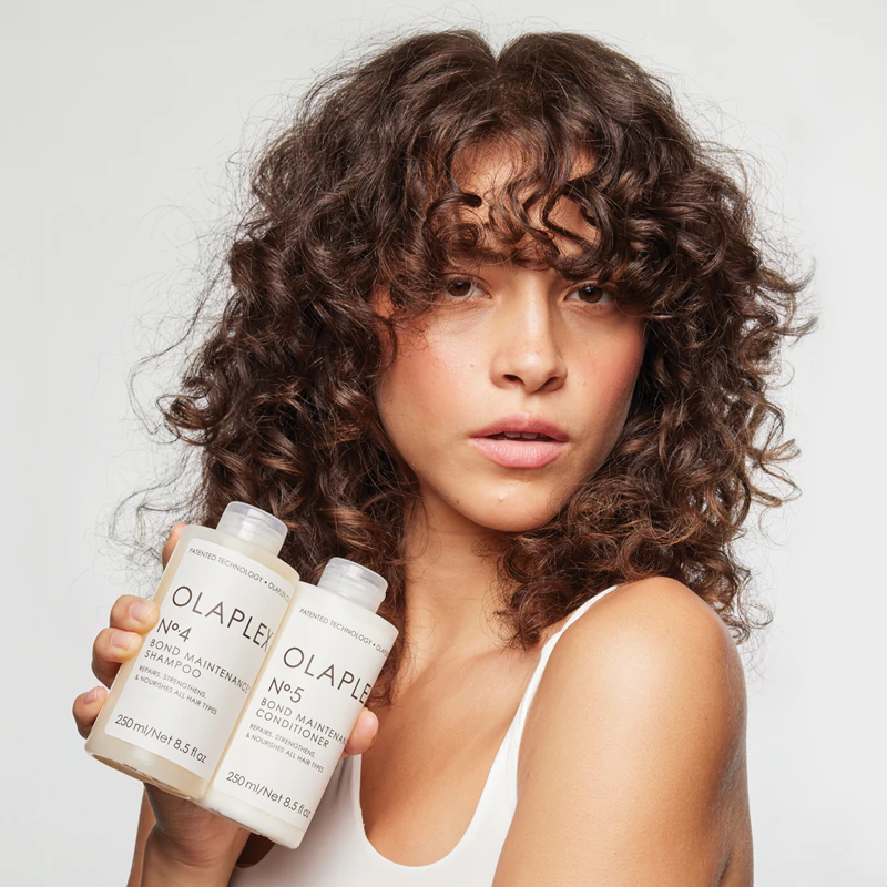 condicionador Olaplex N°5 Bond Maintenance fortalece, hidrata e dá brilho.