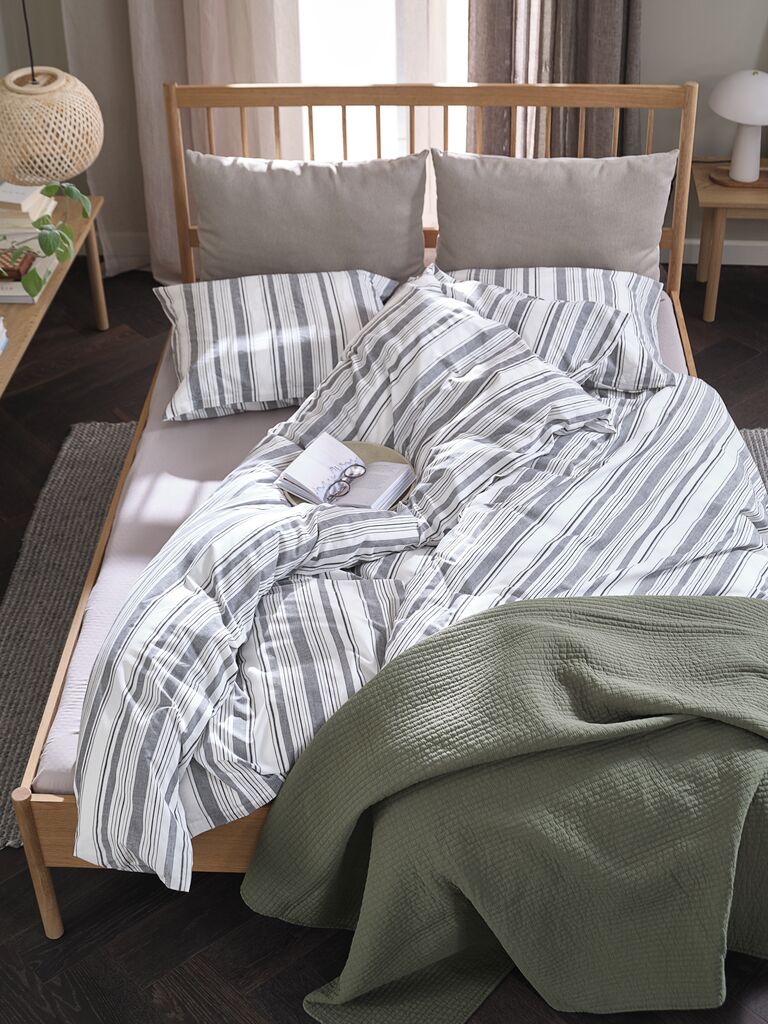 IDA Gold patalynės komplektas iš IDA dažytų siūlų 140x200 baltai juoda