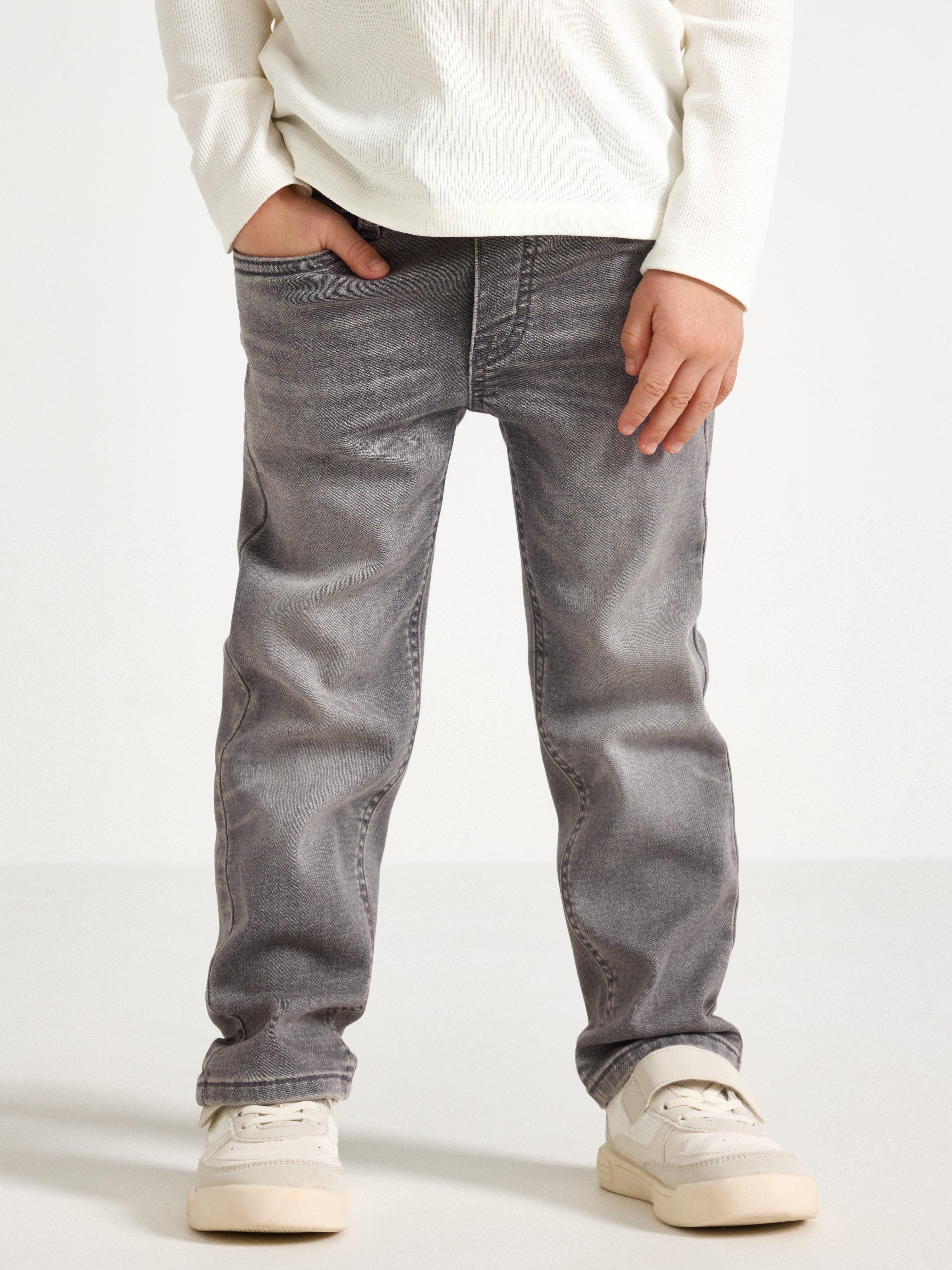 STAFFAN Jeans de pierna recta en mezclilla gris