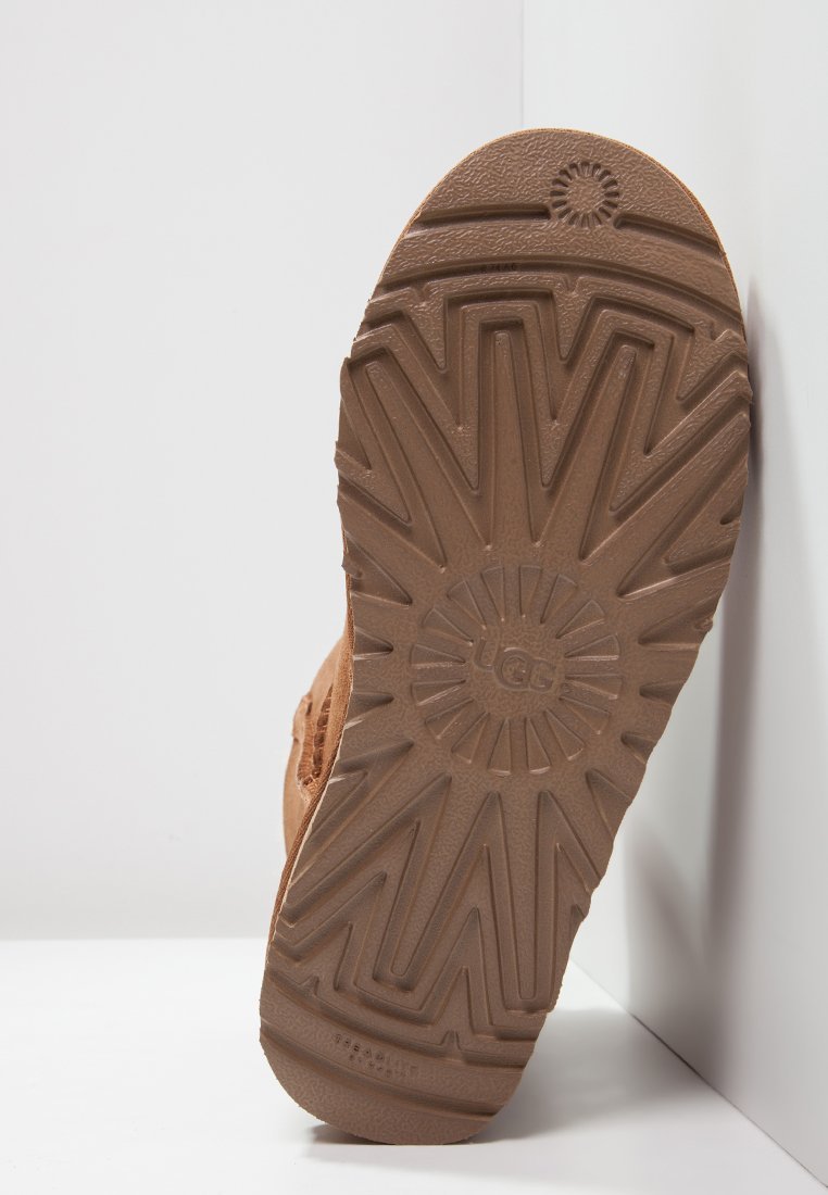 UGG MINI BAILEY BOW II - Žieminiai batai - kaštoninės spalvos