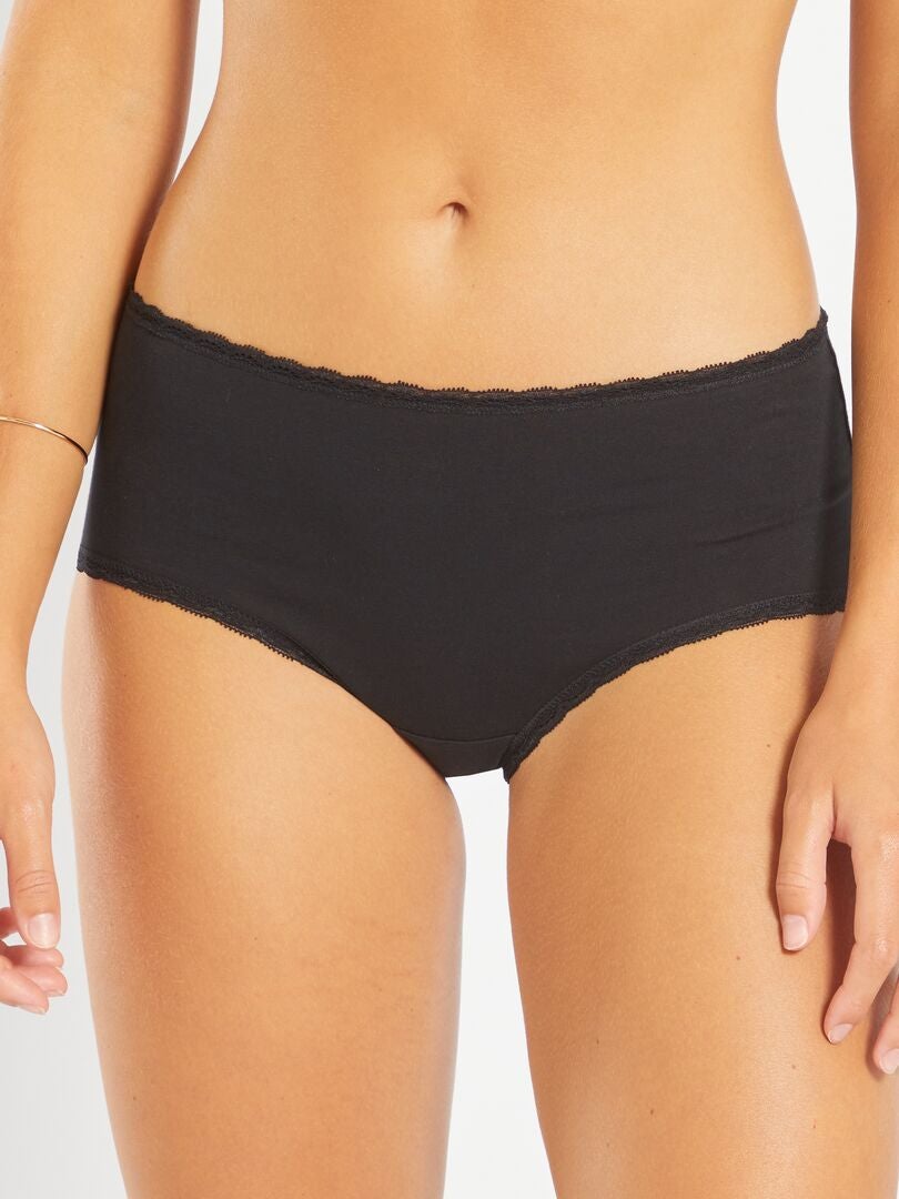 Conjunto de 3 calcinhas de algodão com acabamento em renda - pretas
